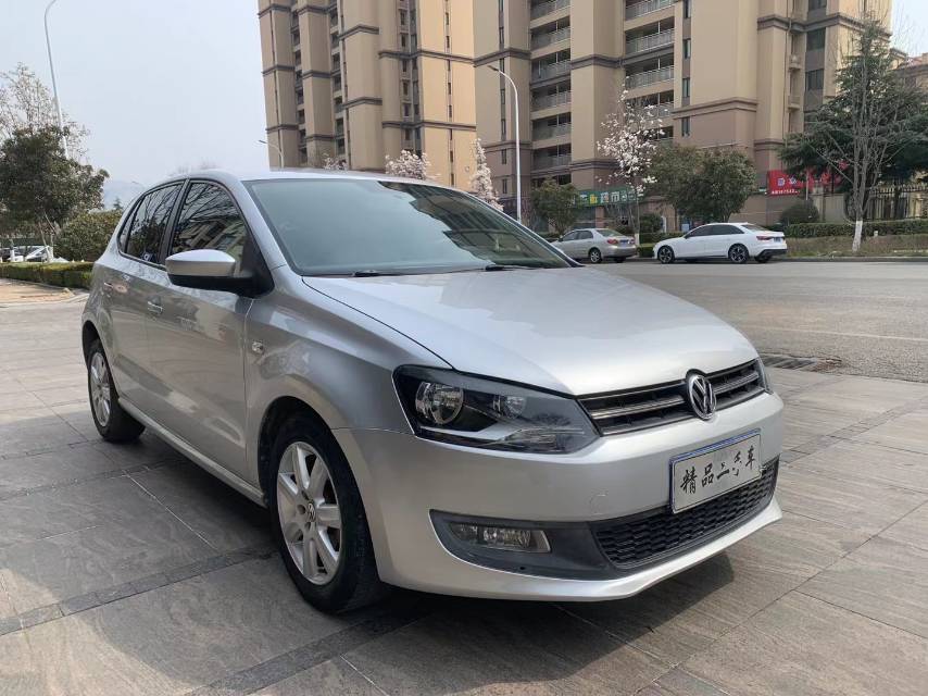 Volkswagen Polo 2012 car image #5