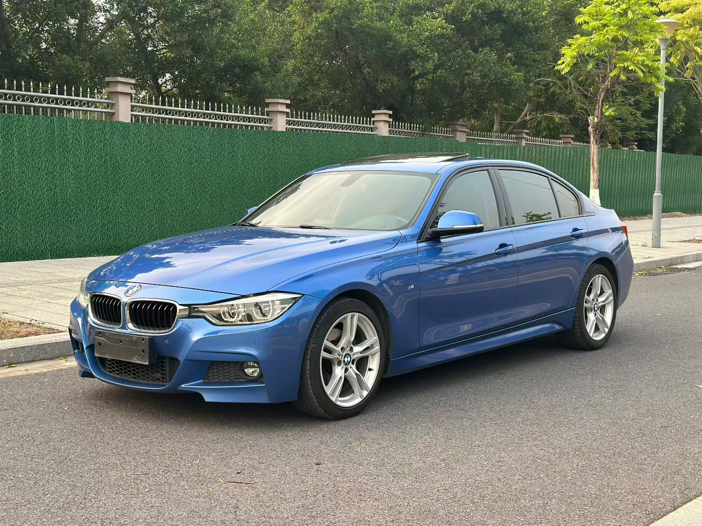 BMW 3 Series 2017 BMW 3 Series 2017 car image