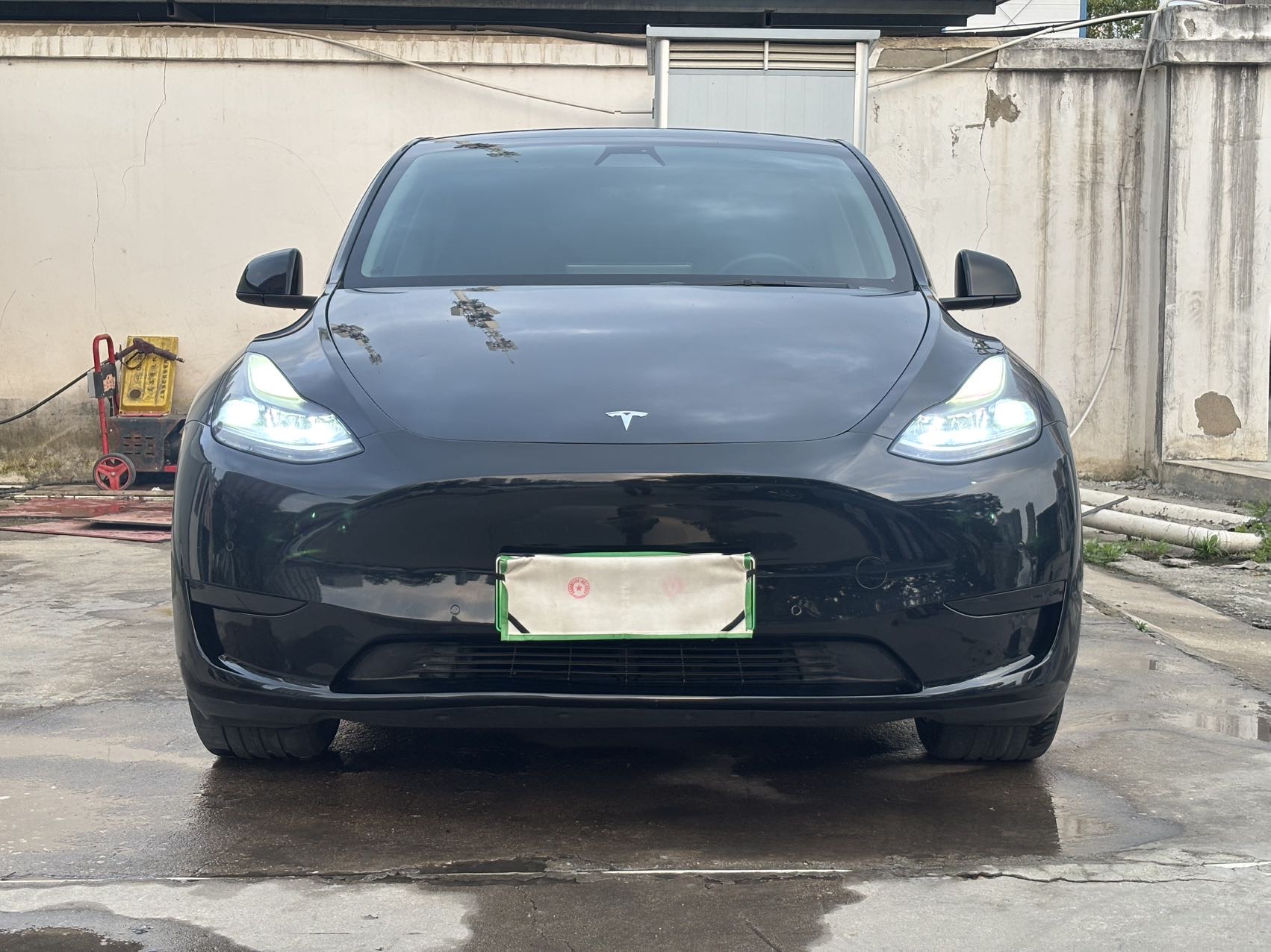 Tesla Model Y 2023 car image #4