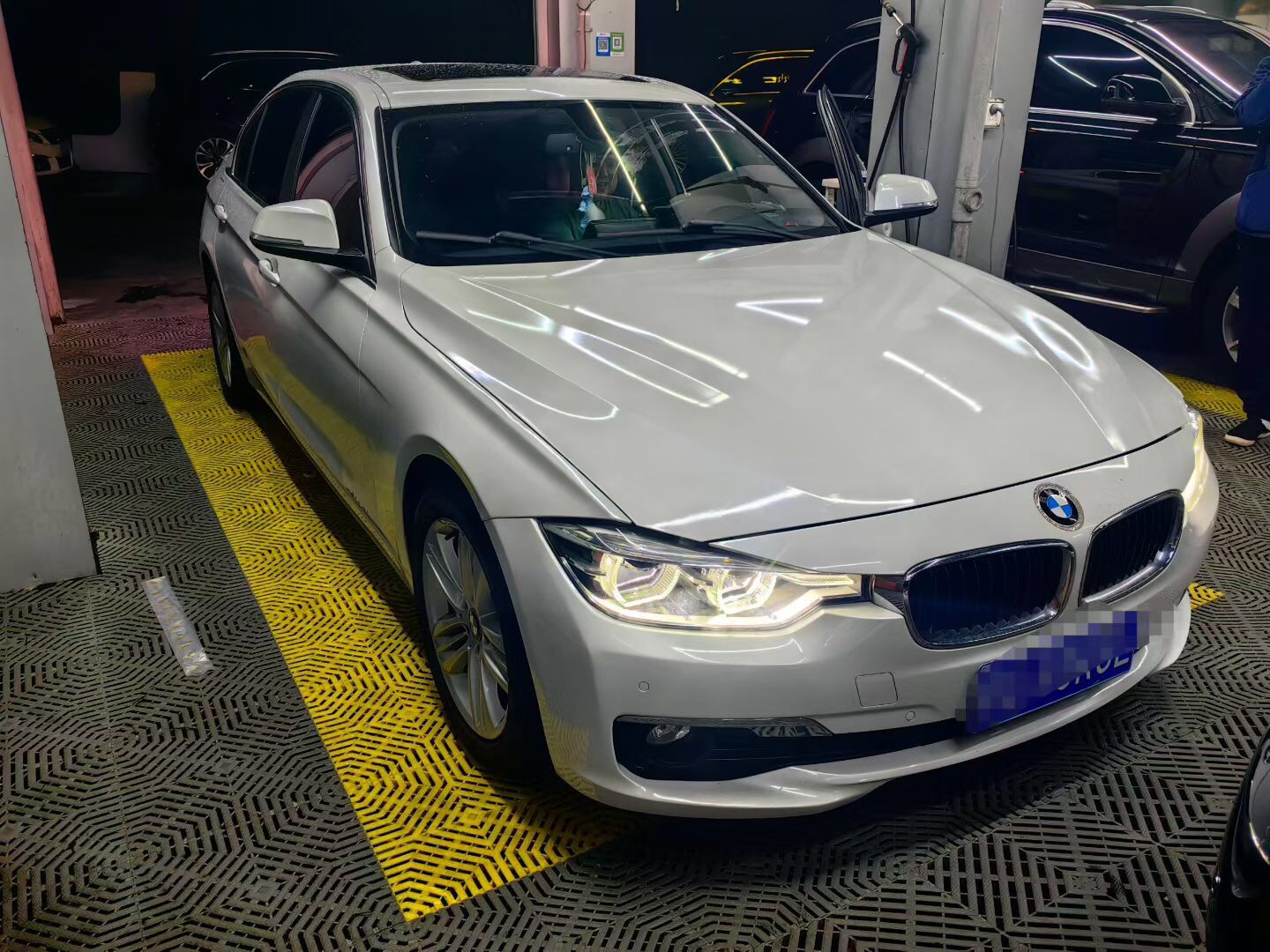 BMW 3 Series 2017 #4 BMW 3 Series 2017 car image #4