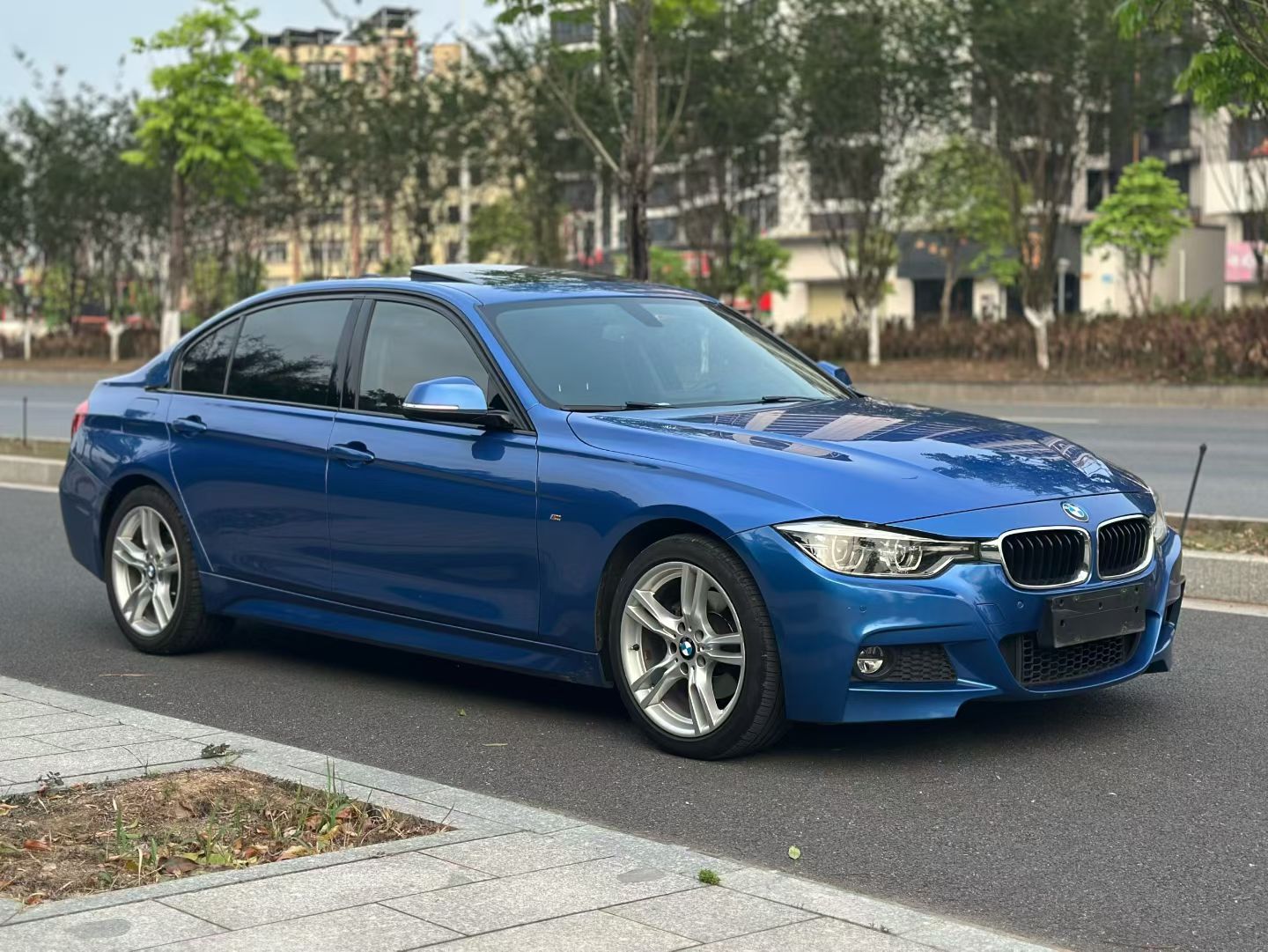 BMW 3 Series 2017 #3 BMW 3 Series 2017 car image #3