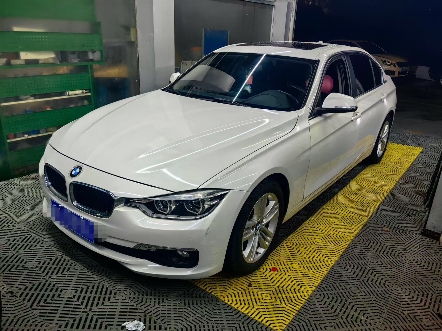 BMW 3 Series 2017 BMW 3 Series 2017 car image