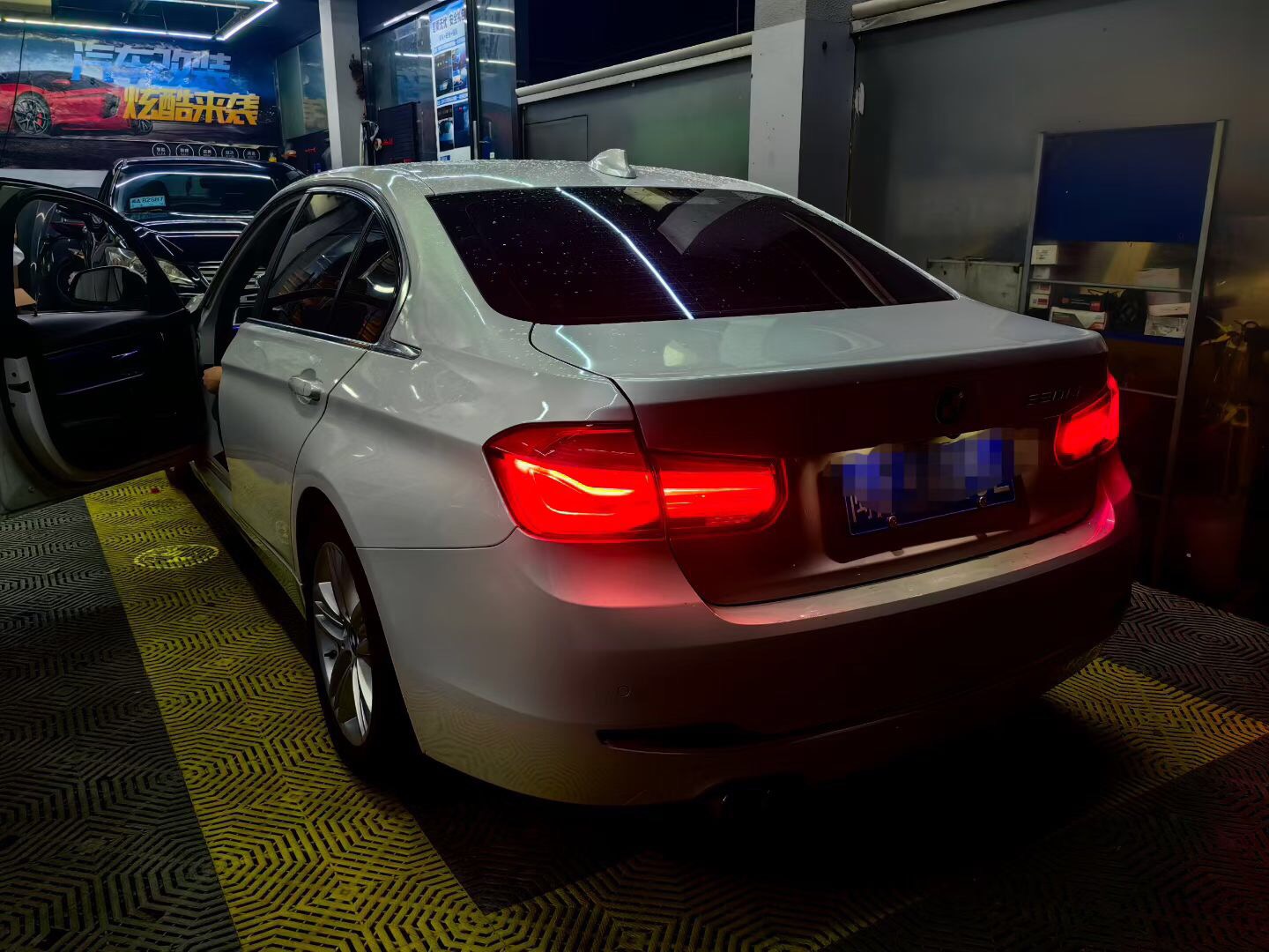 BMW 3 Series 2017 #9 BMW 3 Series 2017 car image #9