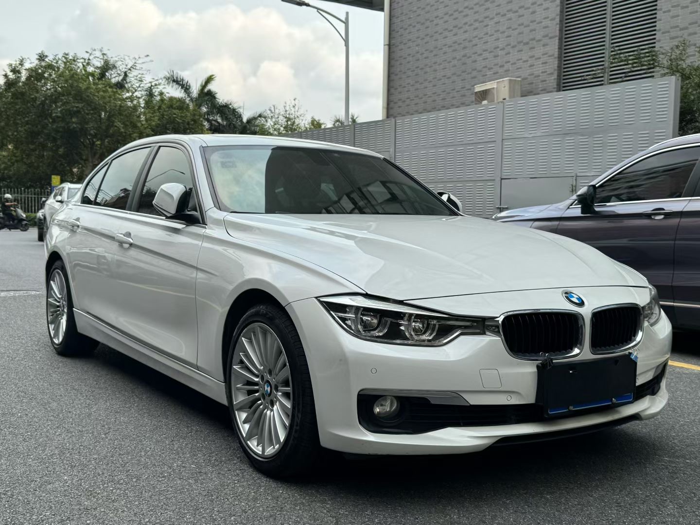 BMW 3 Series 2018 #5 BMW 3 Series 2018 car image #5