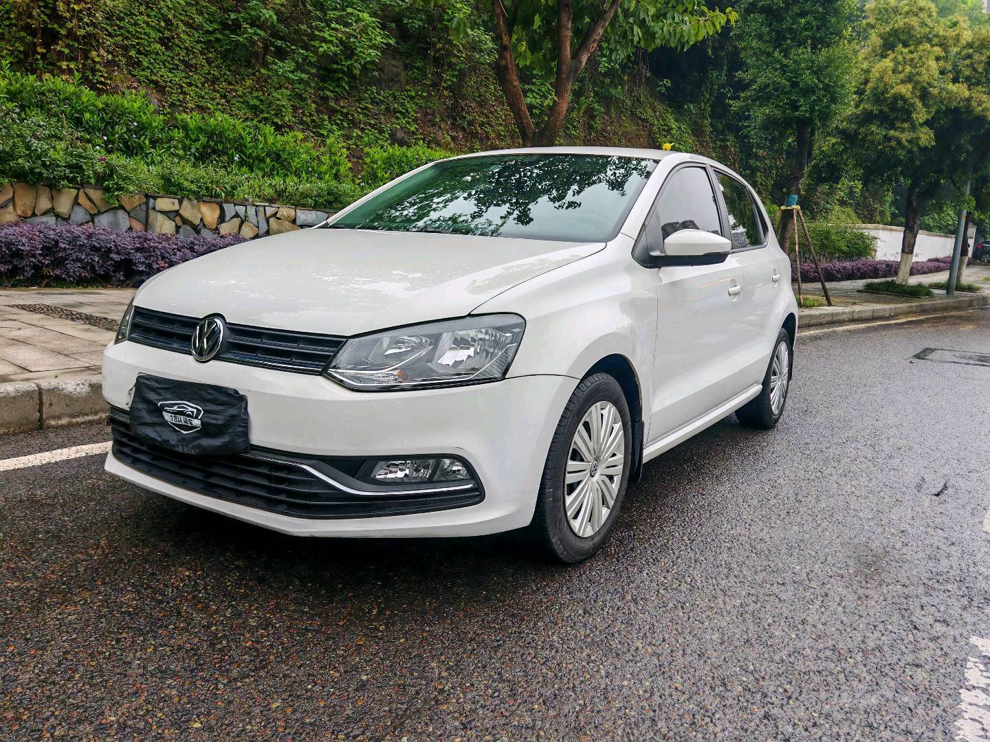 Volkswagen Polo 2017 car image #2