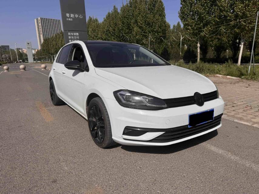 2019 car image #5