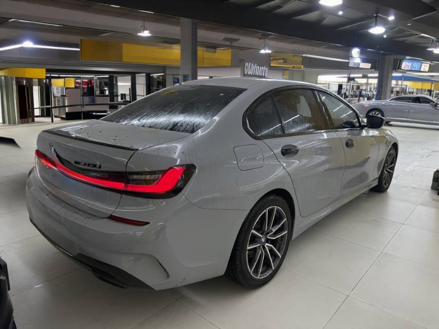 BMW 3 Series 2021 car image #12