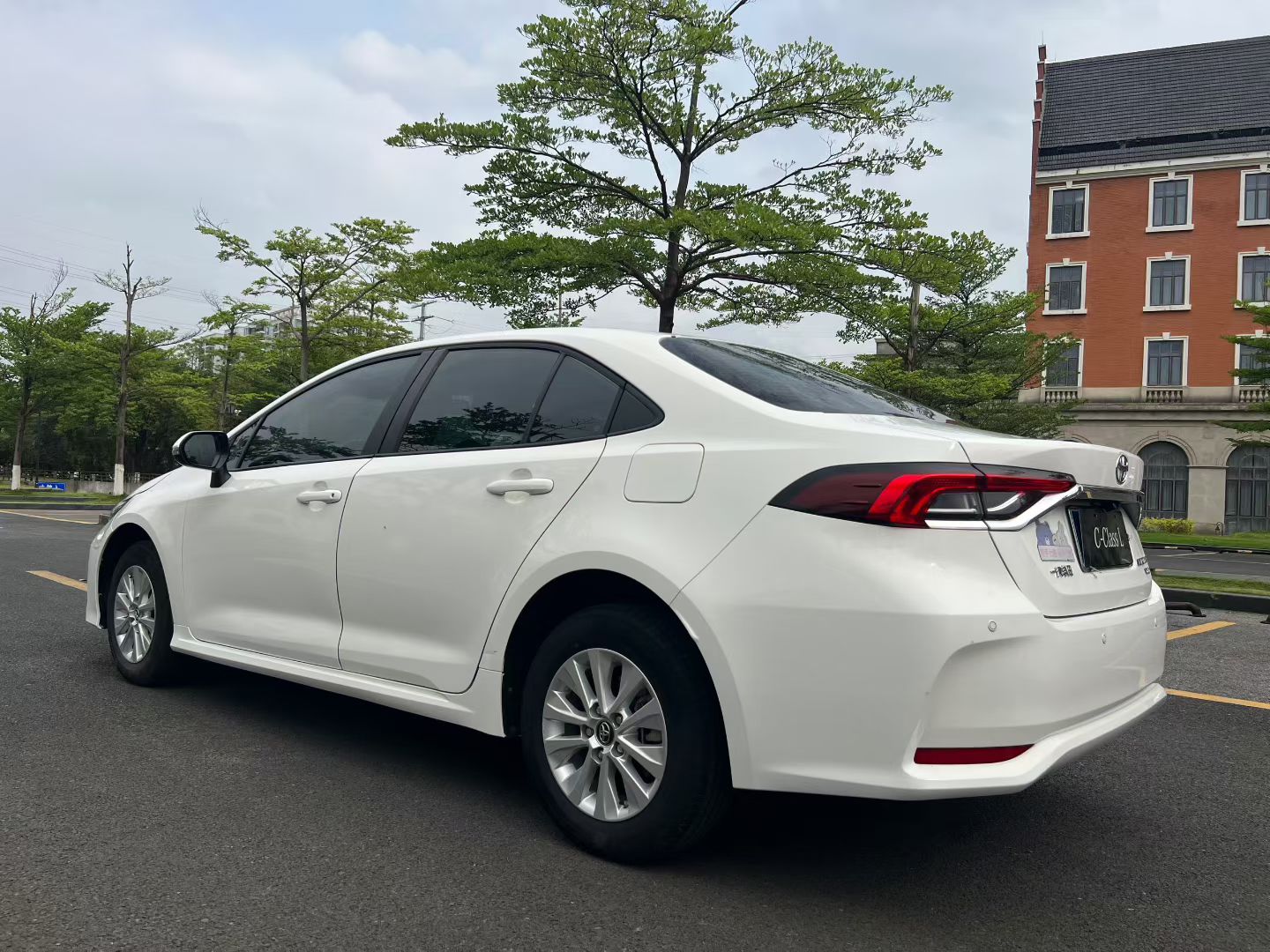 Toyota Corolla 2019 #9 Toyota Corolla 2019 car image #9