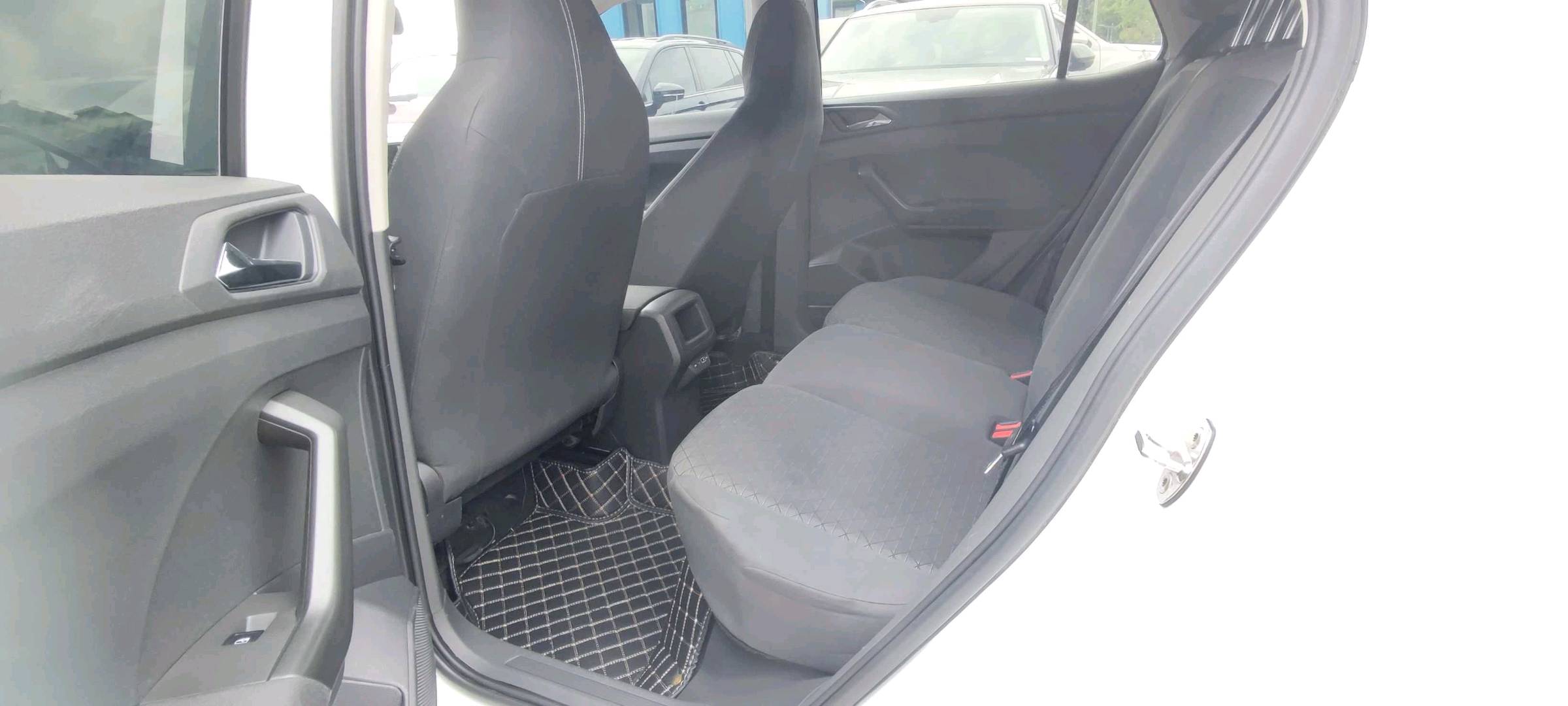 Volkswagen T-Cross 2023 car image #7