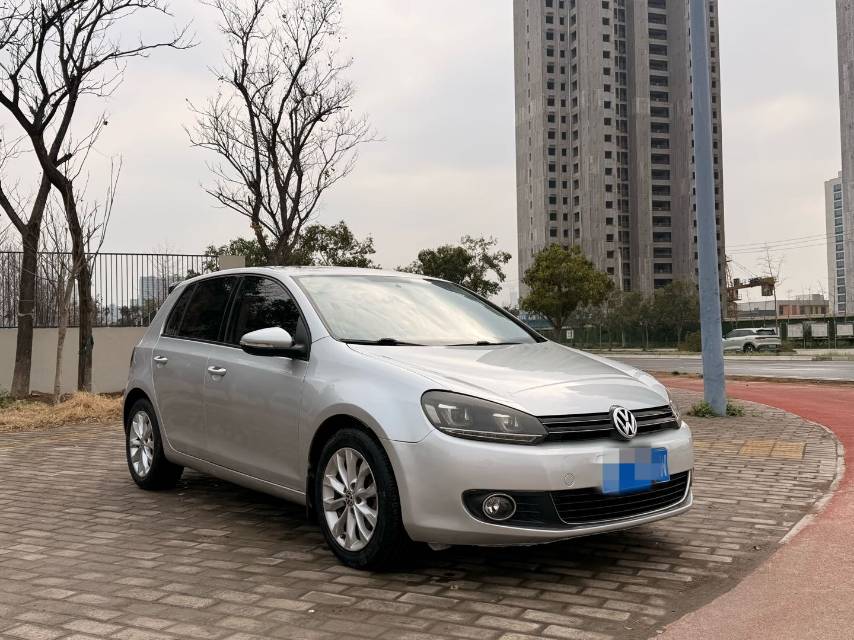 Volkswagen Golf 2012 car image #5