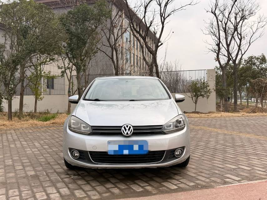 Volkswagen Golf 2012 car image #4