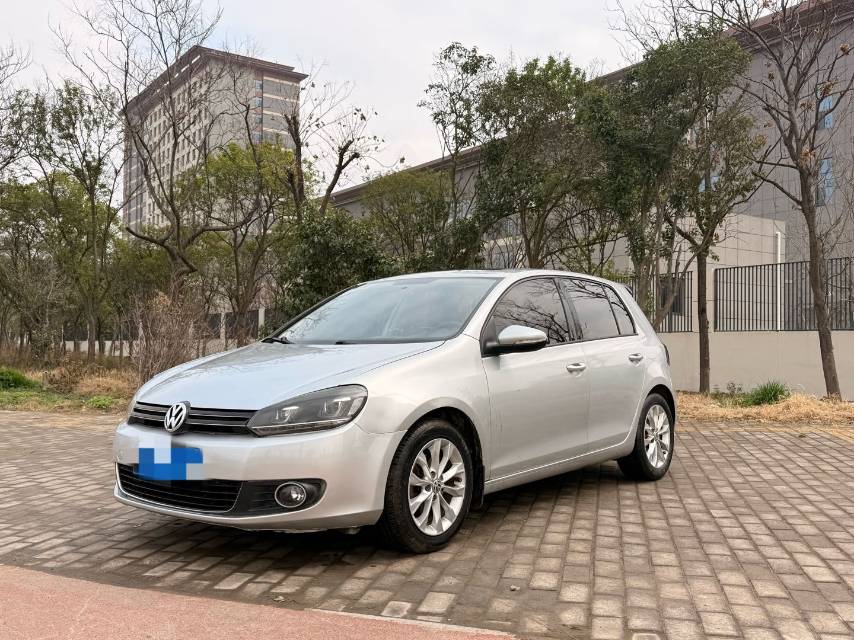 Volkswagen Golf 2012 car image #2