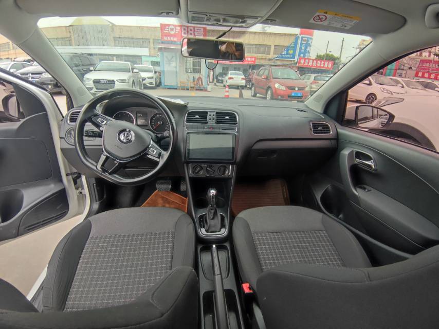 Volkswagen Polo 2018 car image #8