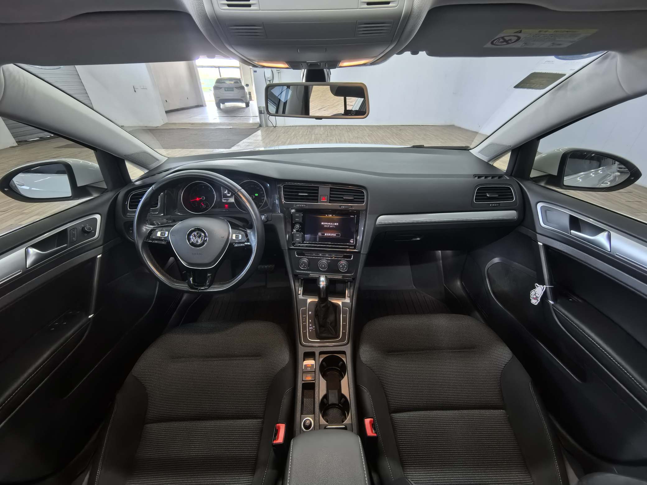 Volkswagen Golf 2019 #10 Volkswagen Golf 2019 car image #10