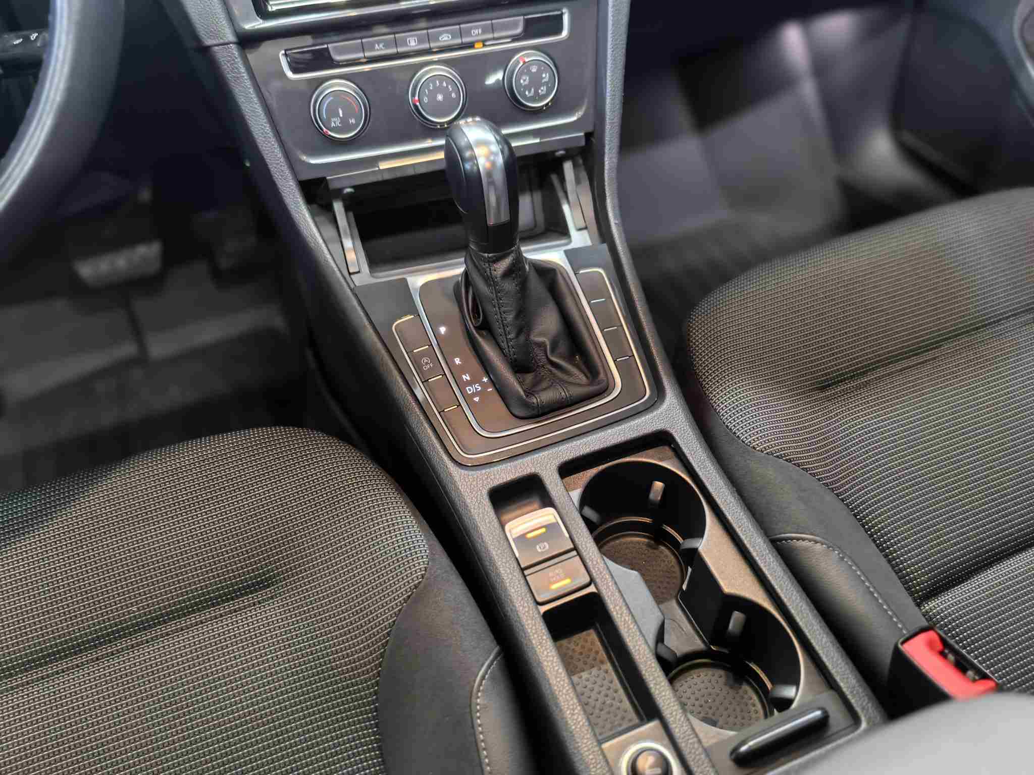 Volkswagen Golf 2019 #13 Volkswagen Golf 2019 car image #13