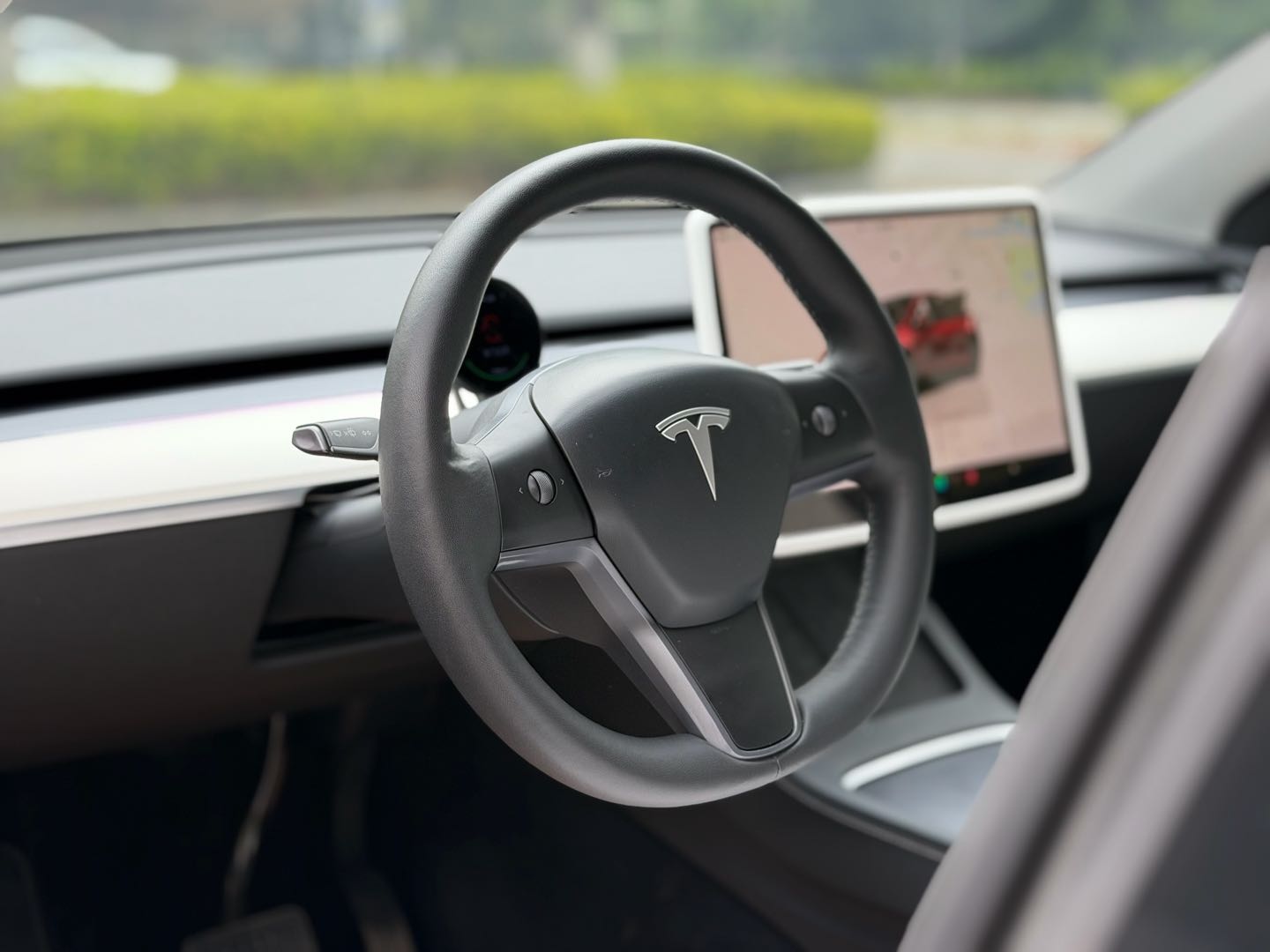 Tesla Model Y 2023 car image #7