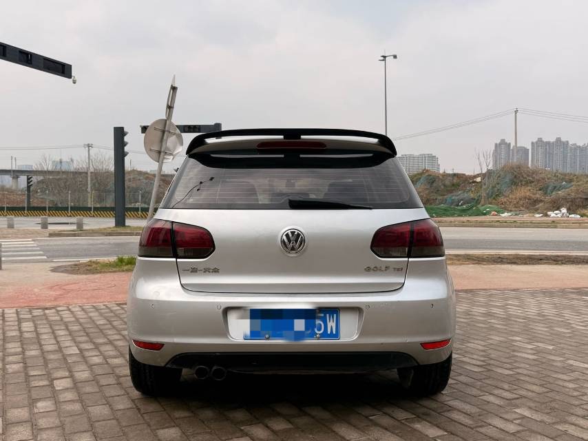 Volkswagen Golf 2012 car image #7