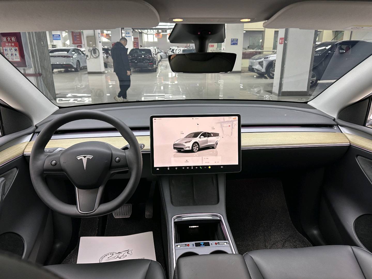 Tesla Model Y 2022 #6 Tesla Model Y 2022 car image #6