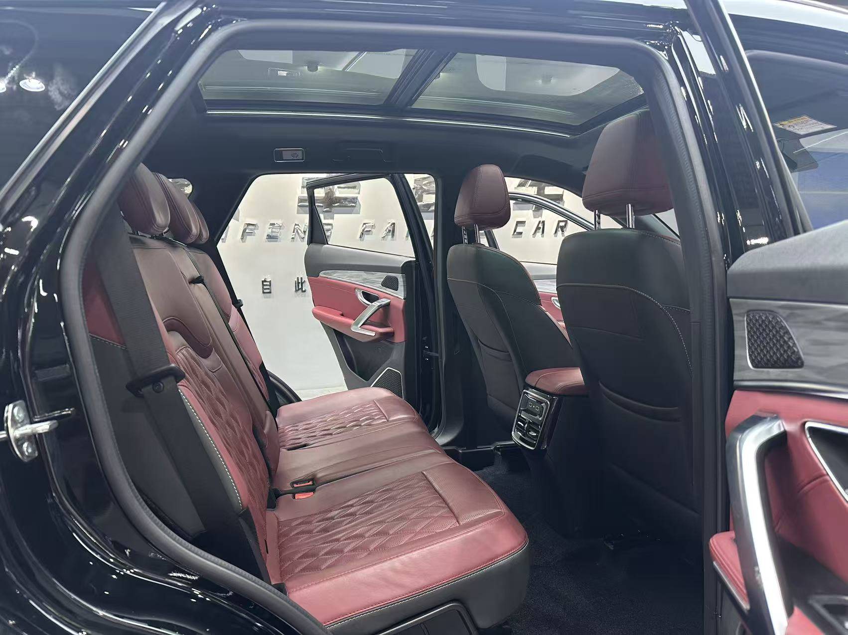Jetour X70 PLUS 2023 car image #4