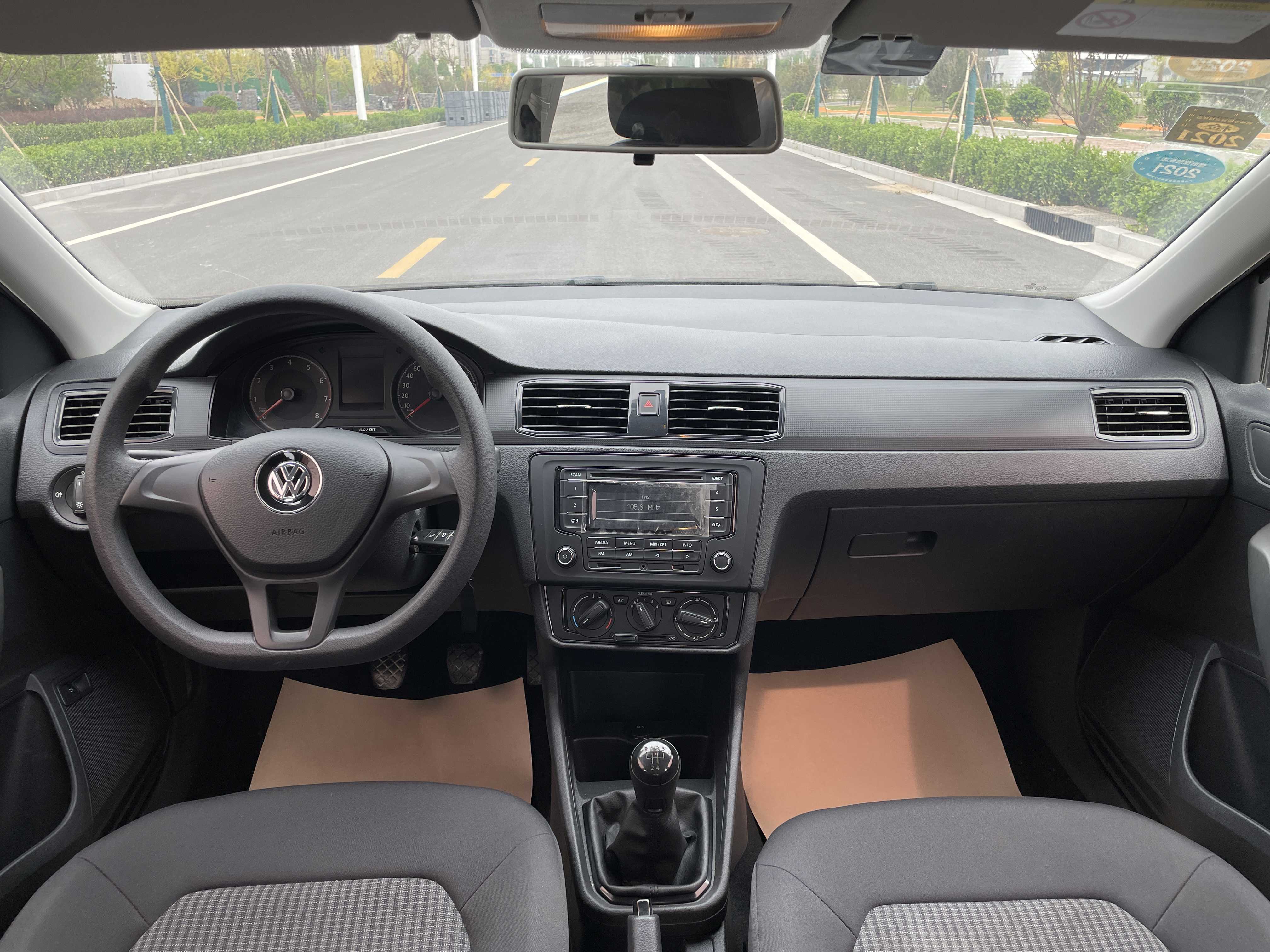 Volkswagen Santana 2017 car image #8