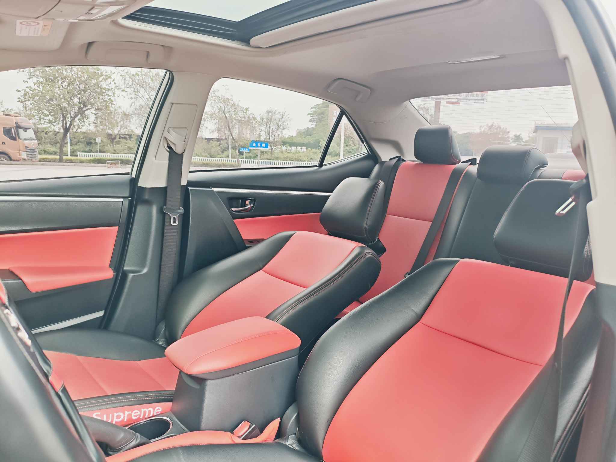 Toyota Corolla 2018 car image #13