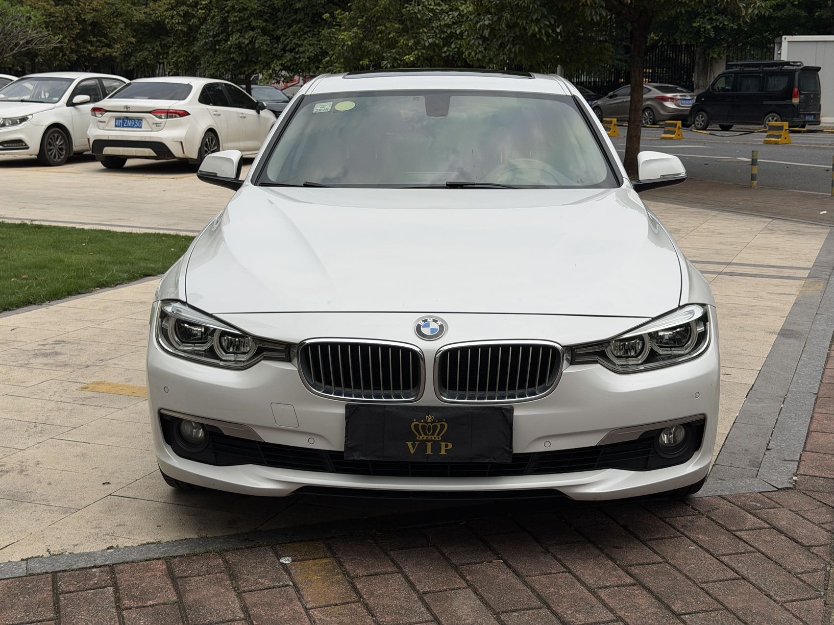 BMW 3 Series 2018 car image #4