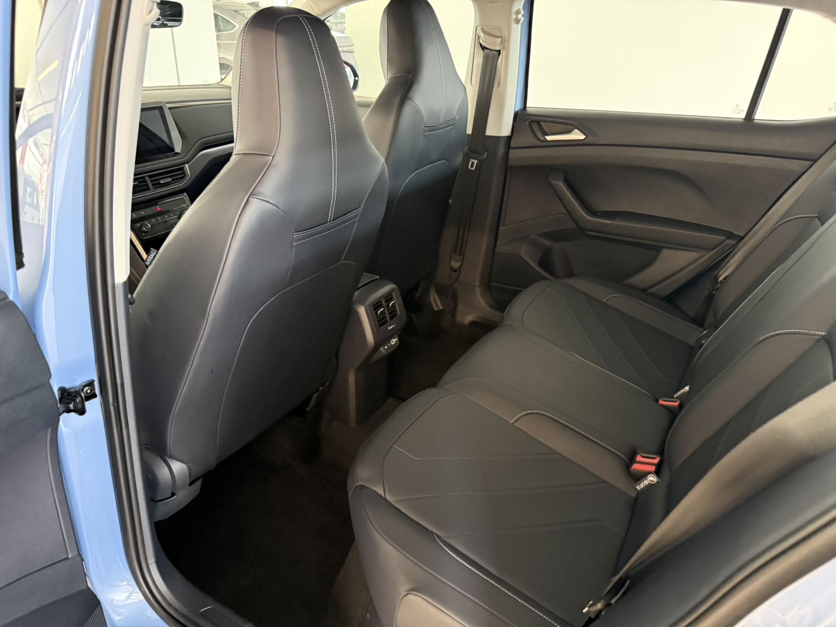 Volkswagen Tharu 2024 car image #8