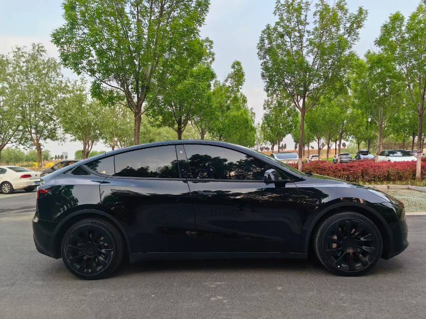 Tesla Model Y 2022 #6 Tesla Model Y 2022 car image #6