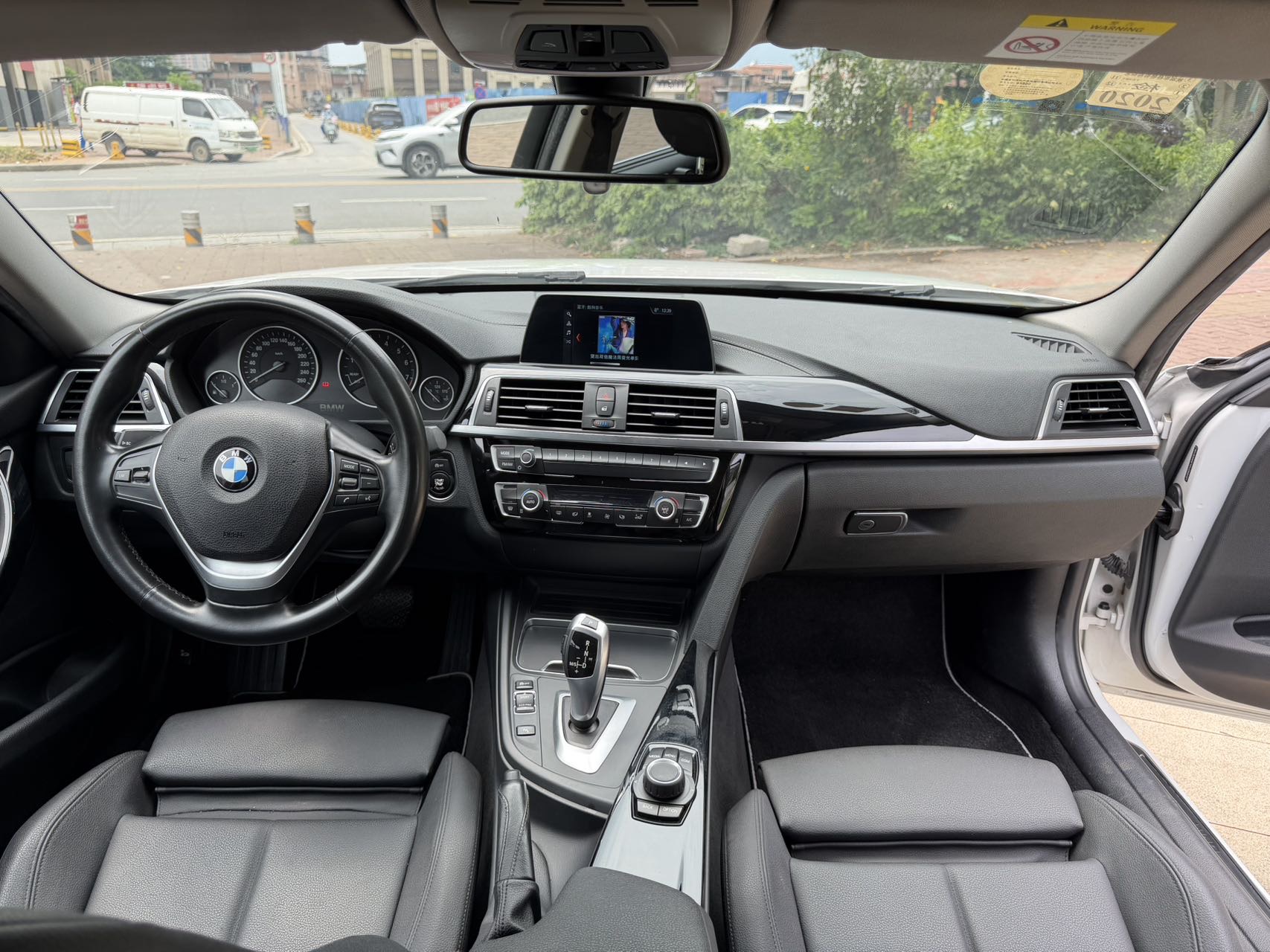 BMW 3 Series 2018 car image #7