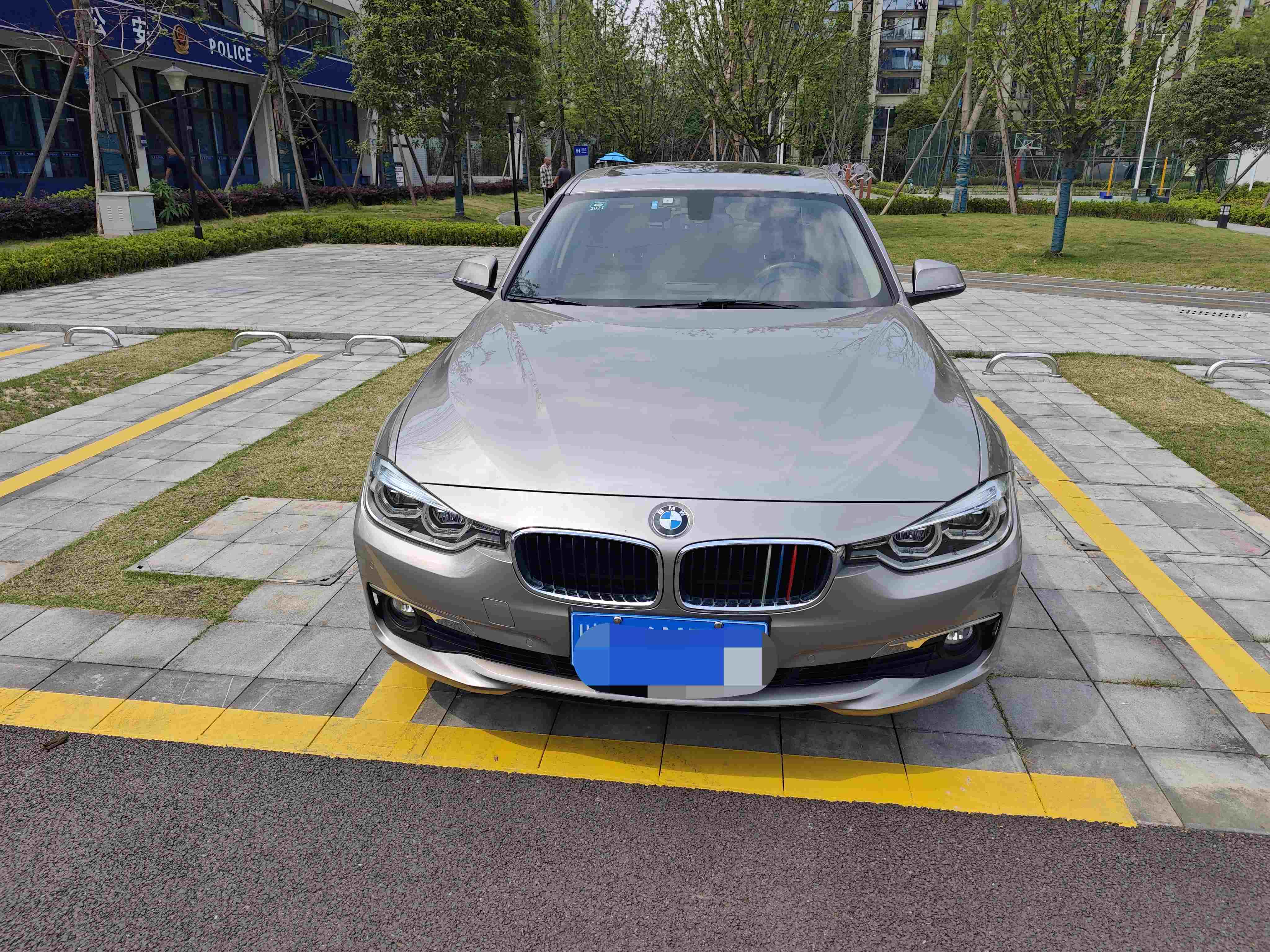 BMW 3 Series 2017 #4 BMW 3 Series 2017 car image #4