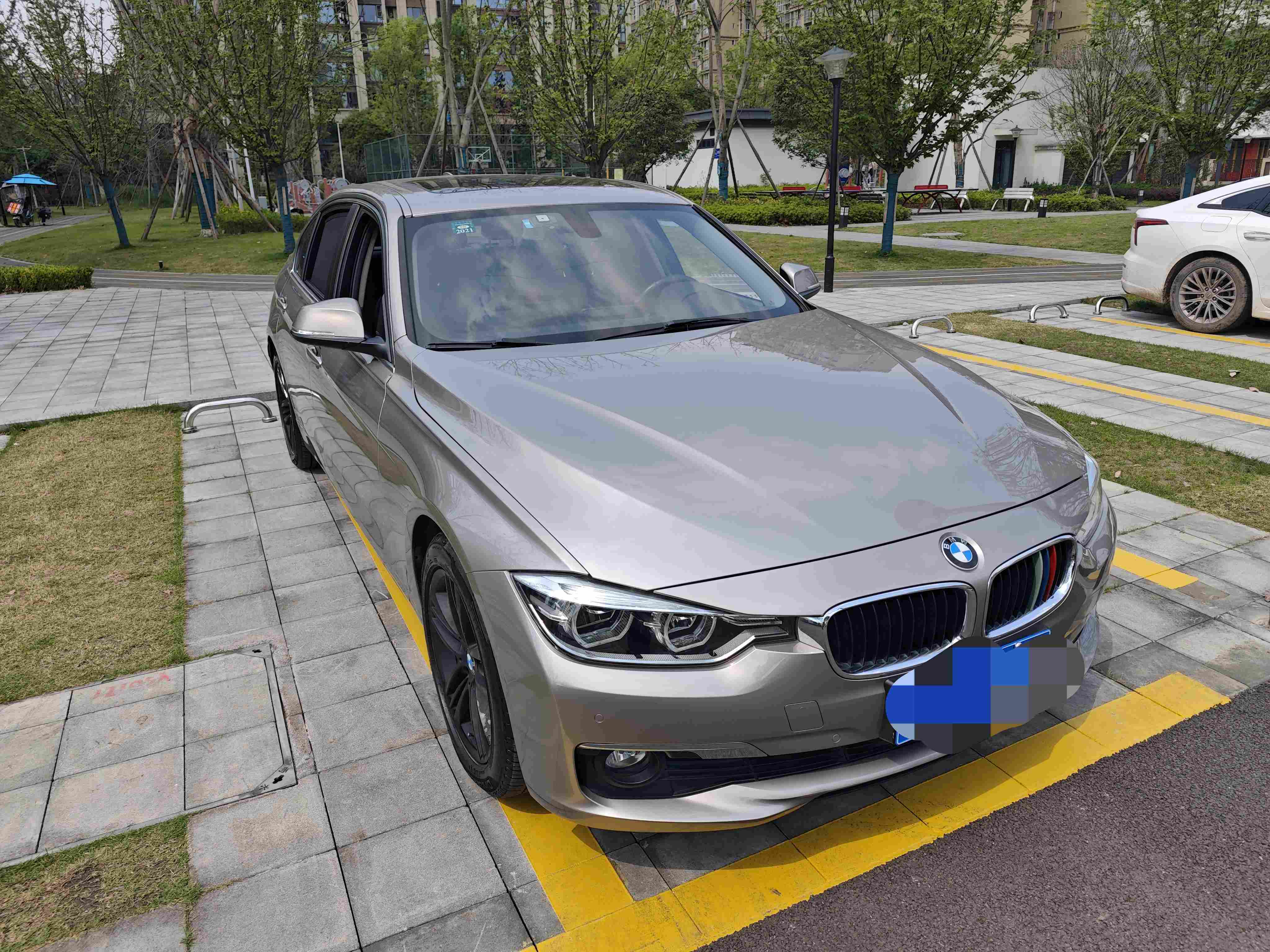 BMW 3 Series 2017 #5 BMW 3 Series 2017 car image #5