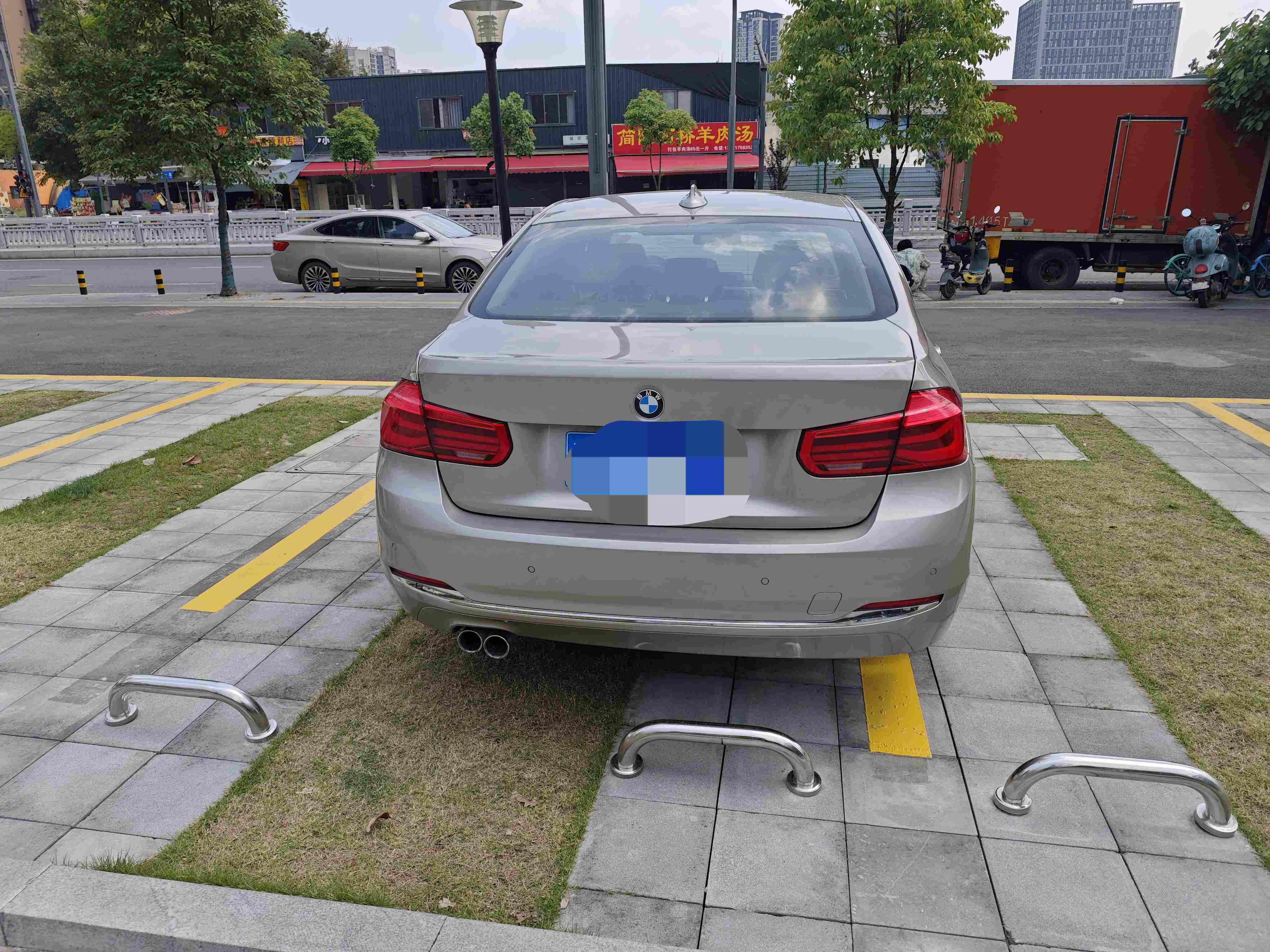 BMW 3 Series 2017 #8 BMW 3 Series 2017 car image #8