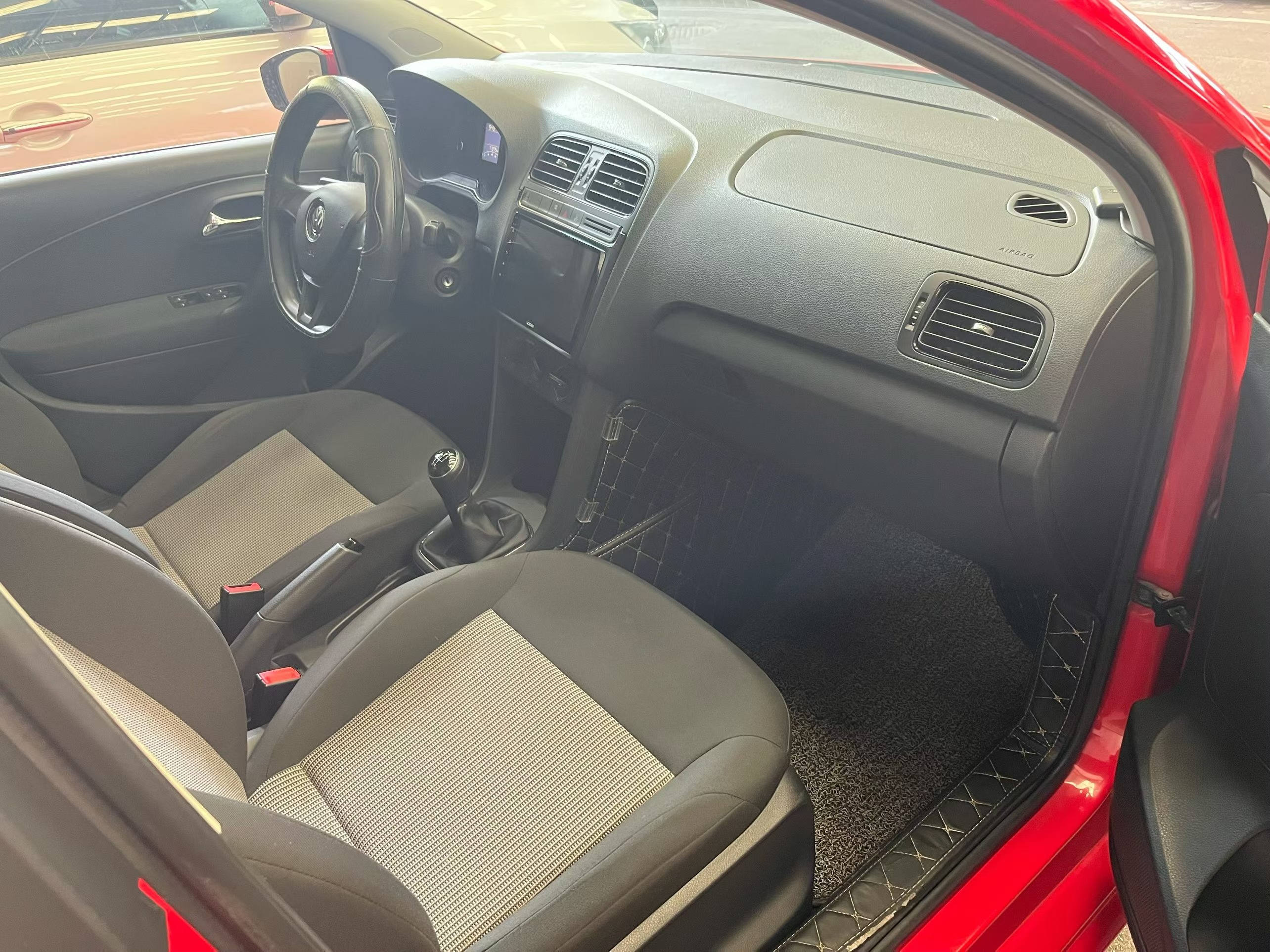 Volkswagen Polo 2019 #10 Volkswagen Polo 2019 car image #10