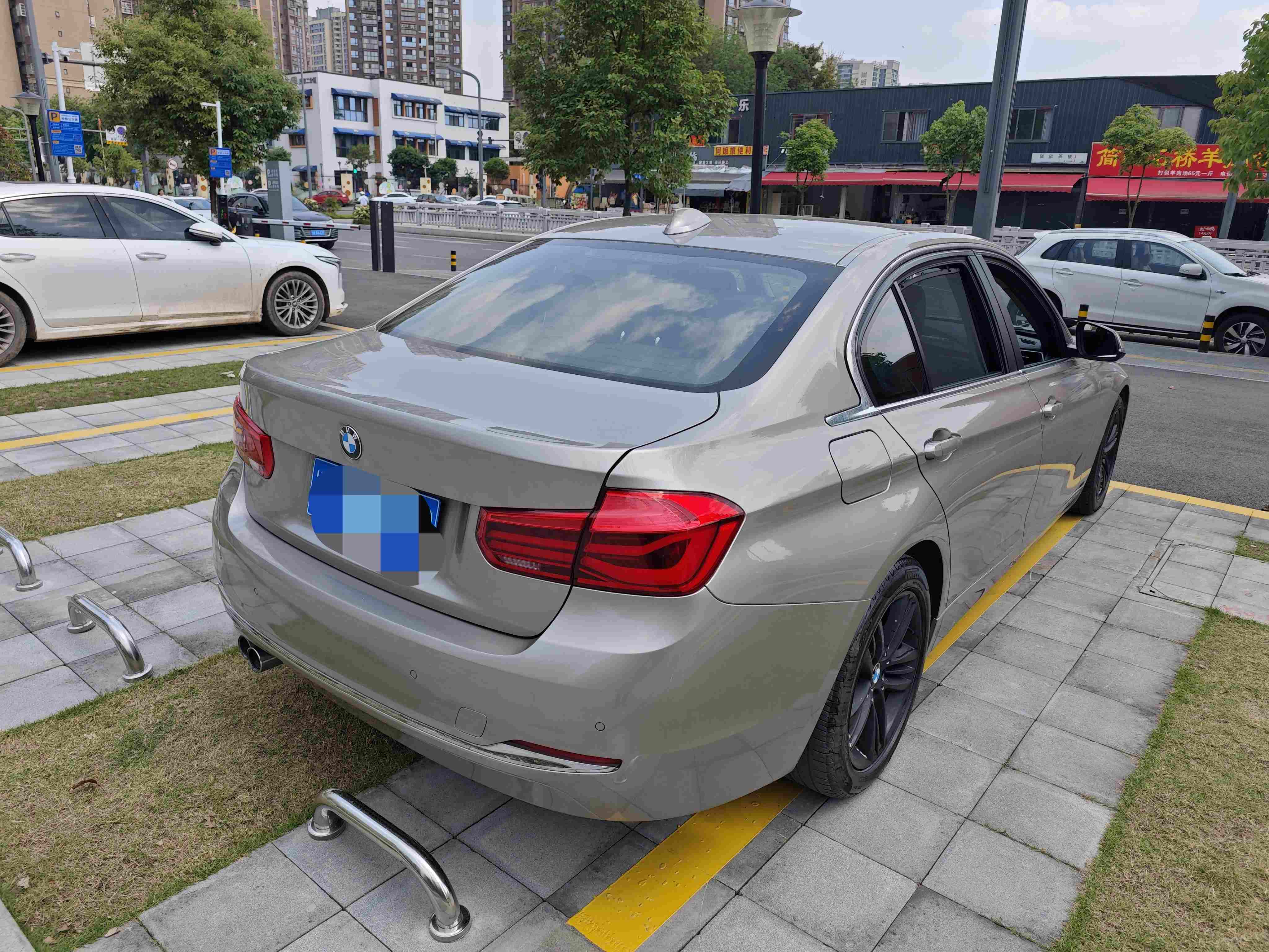 BMW 3 Series 2017 #10 BMW 3 Series 2017 car image #10