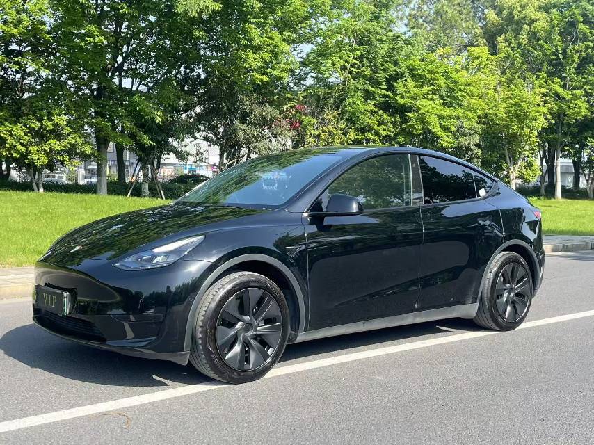 Tesla Model Y 2023 #2 Tesla Model Y 2023 car image #2