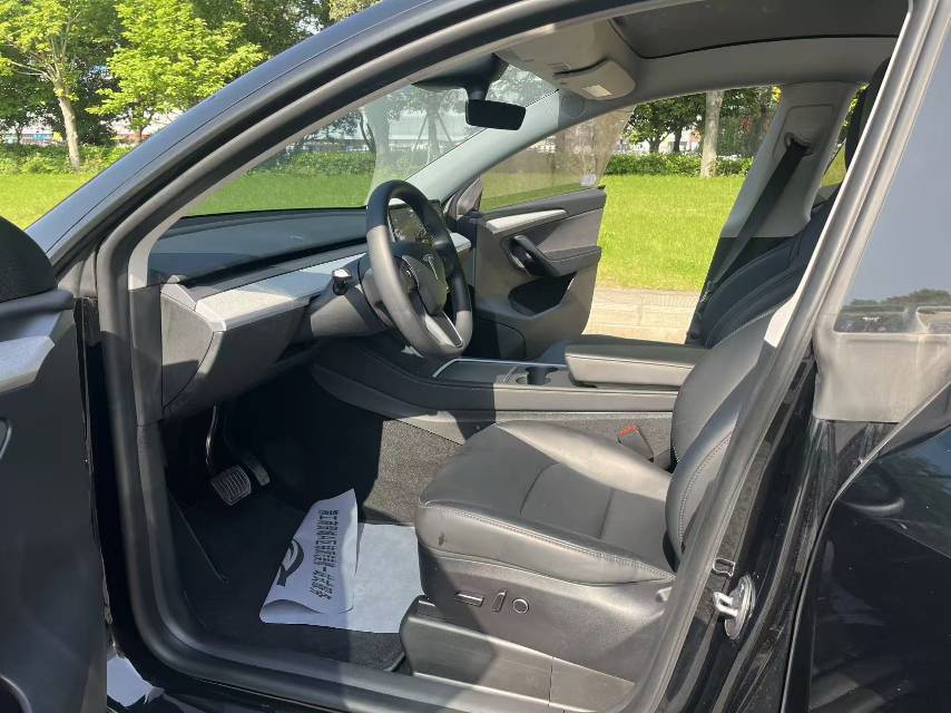 Tesla Model Y 2023 #8 Tesla Model Y 2023 car image #8