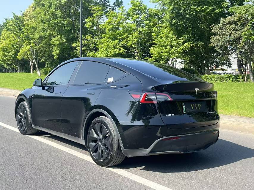 Tesla Model Y 2023 #11 Tesla Model Y 2023 car image #11