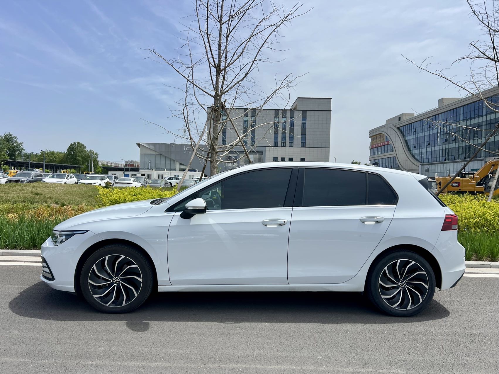 Volkswagen Golf 2021 car image #5