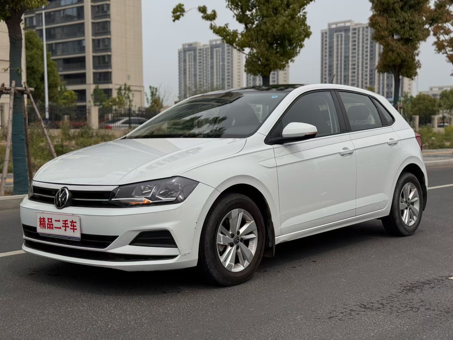 Volkswagen Polo 2023 car image #2