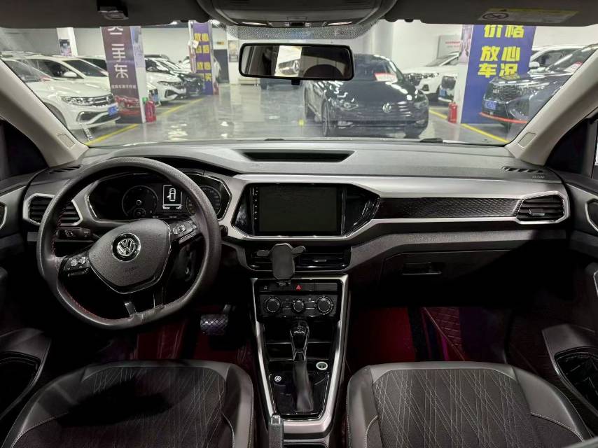 Volkswagen T-Cross 2020 #6 Volkswagen T-Cross 2020 car image #6