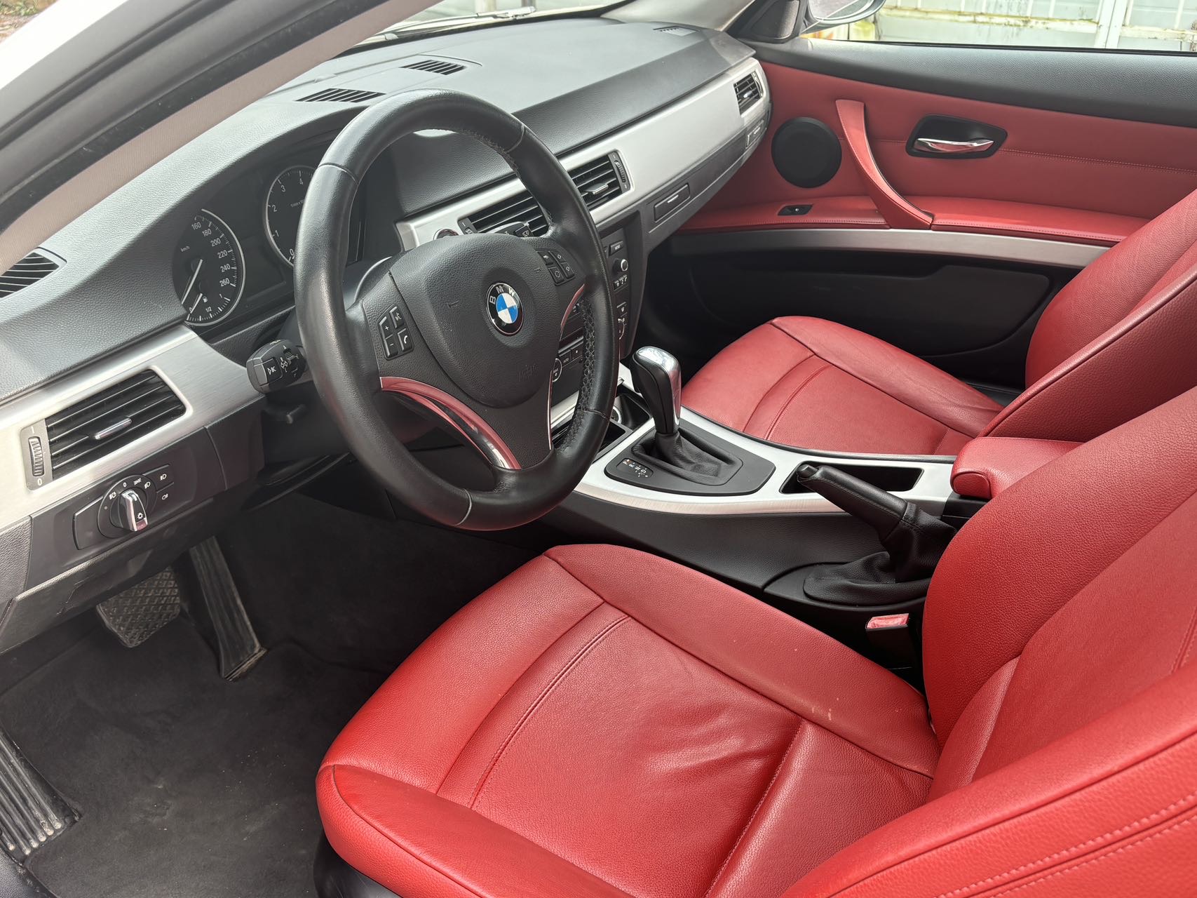 BMW 3 Series (Imported) 2012 car image #9