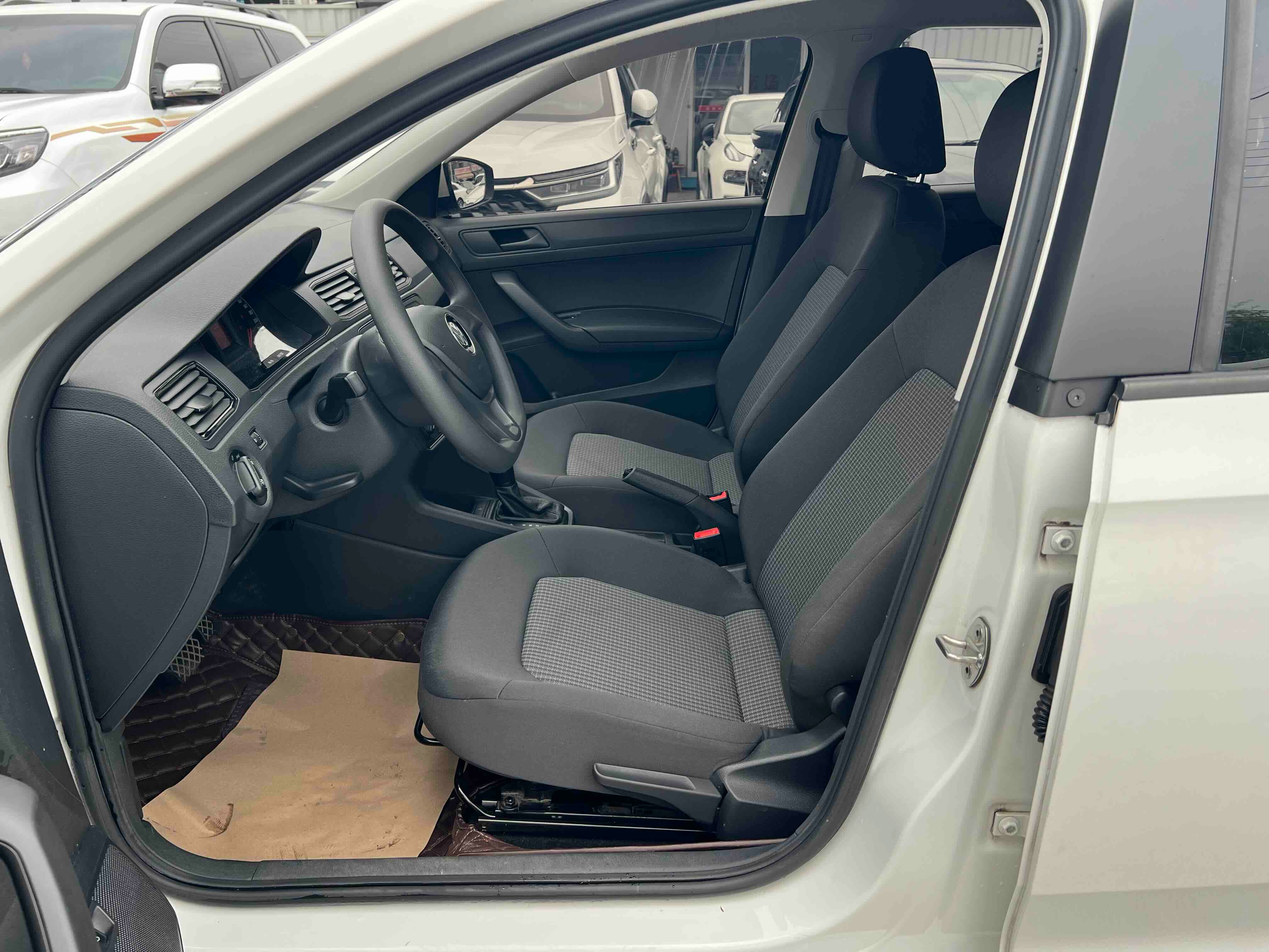 Volkswagen Santana 2020 car image #6
