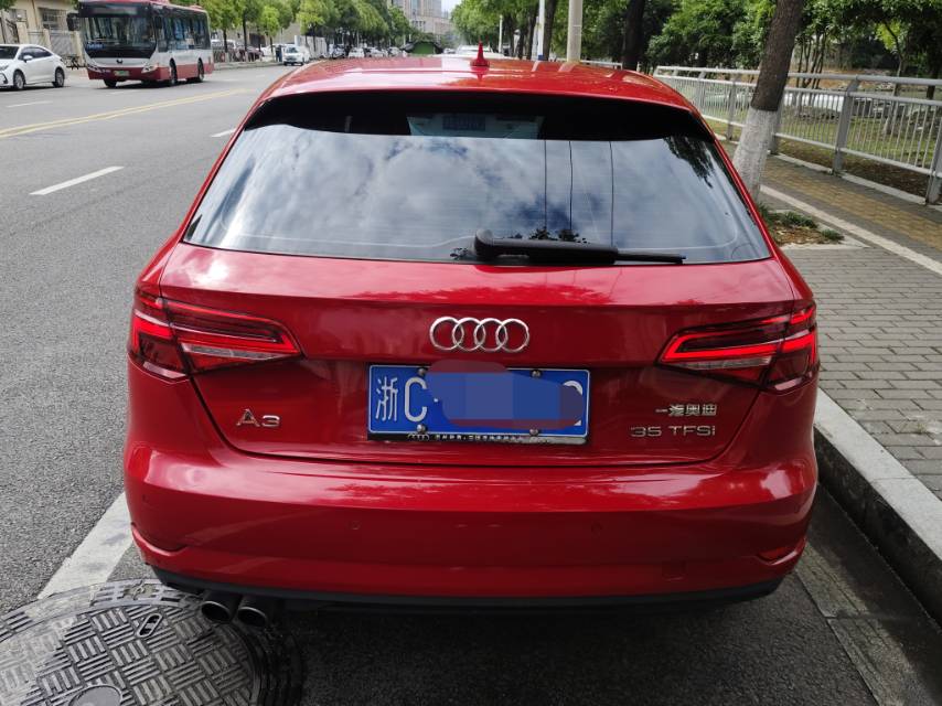 Audi A3 2018 car image #11