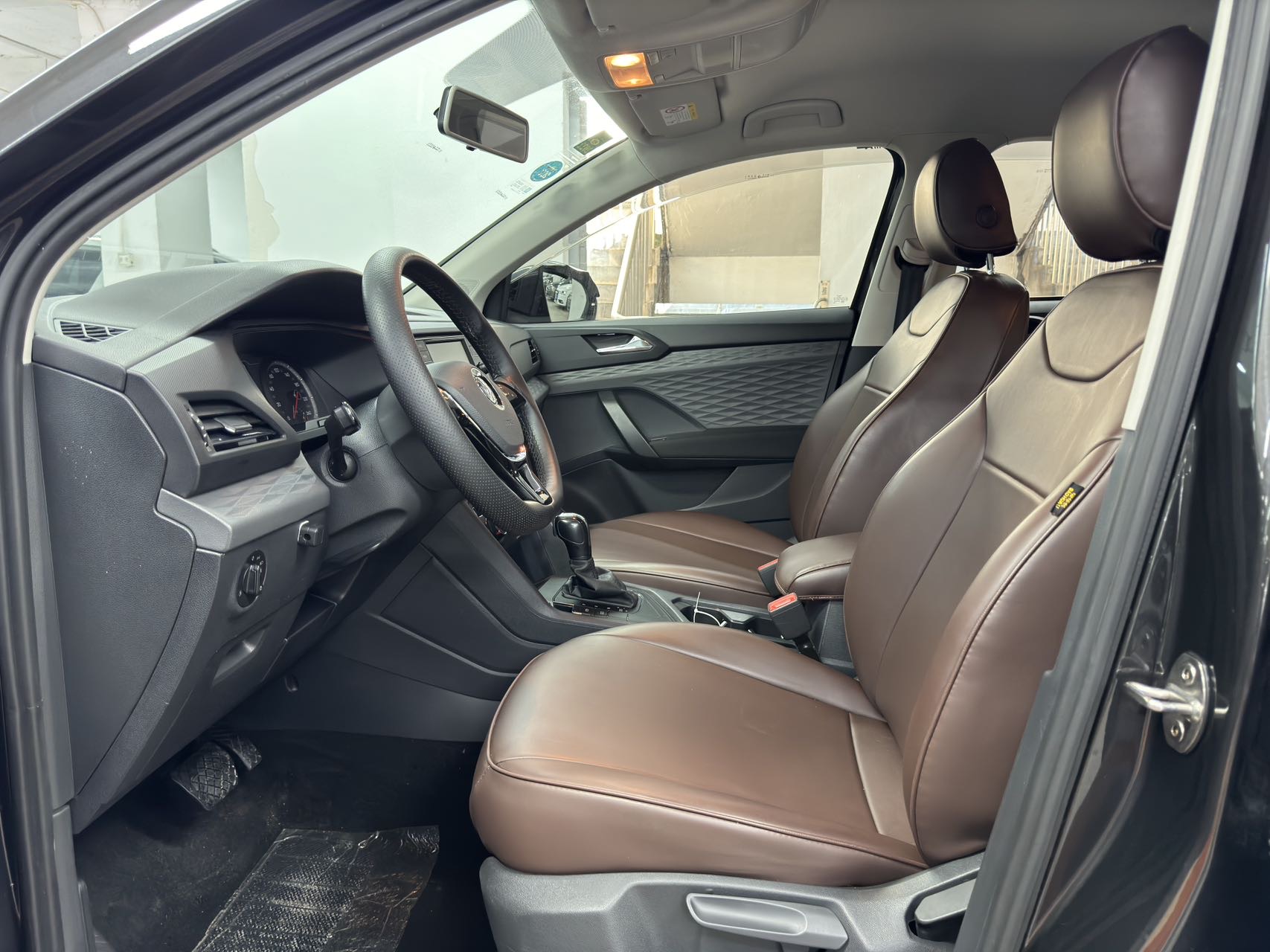 Volkswagen Tharu 2020 car image #6