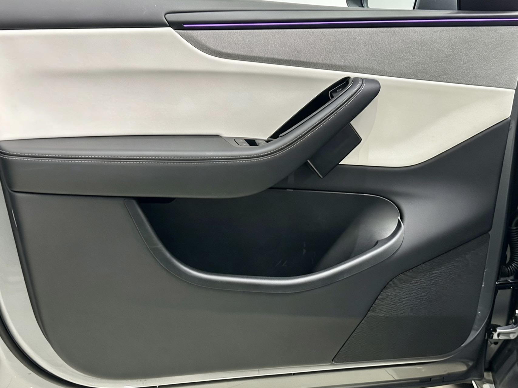 Tesla Model Y 2025 car image #6