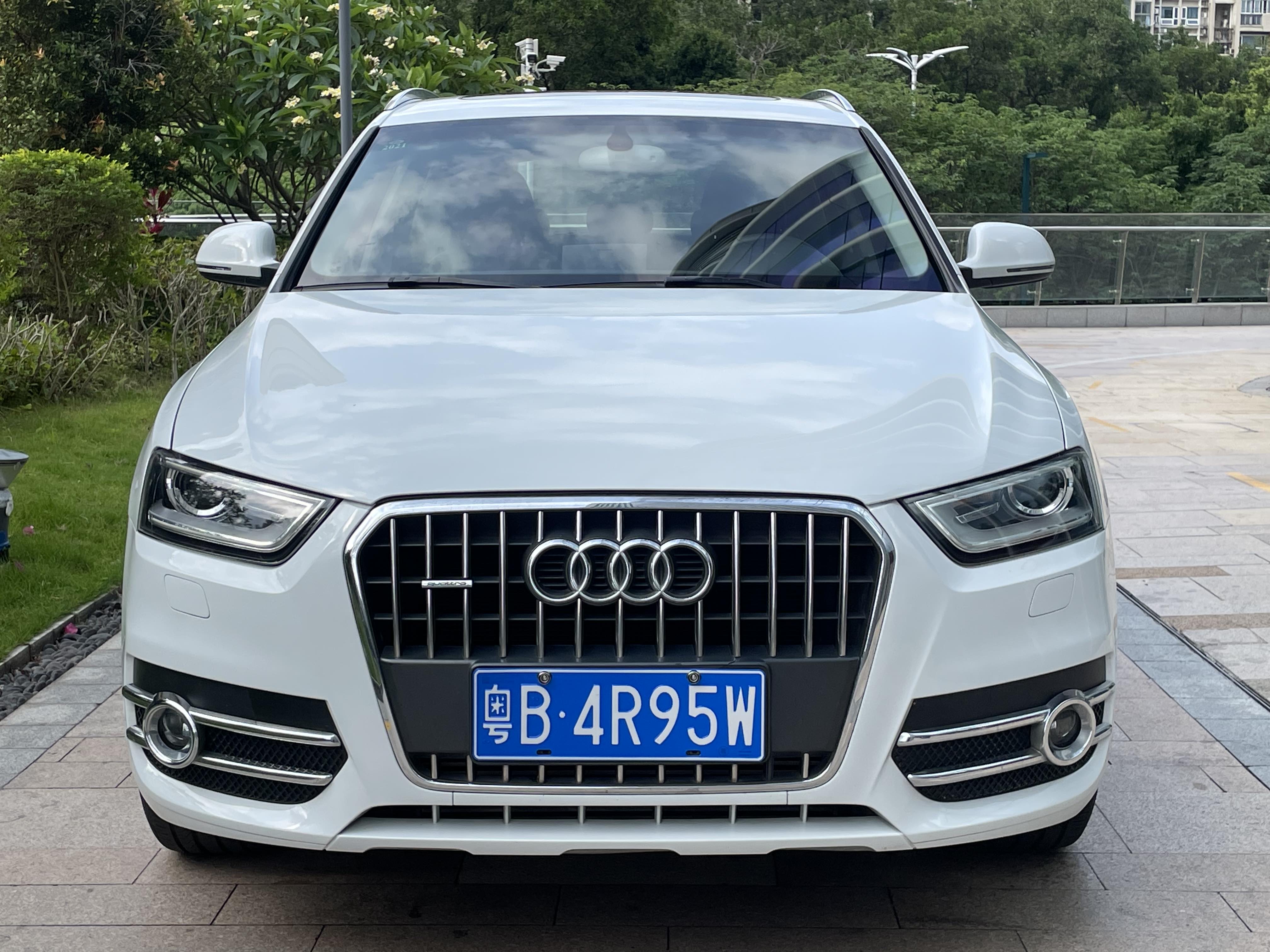Audi Q3 2013 car image #7