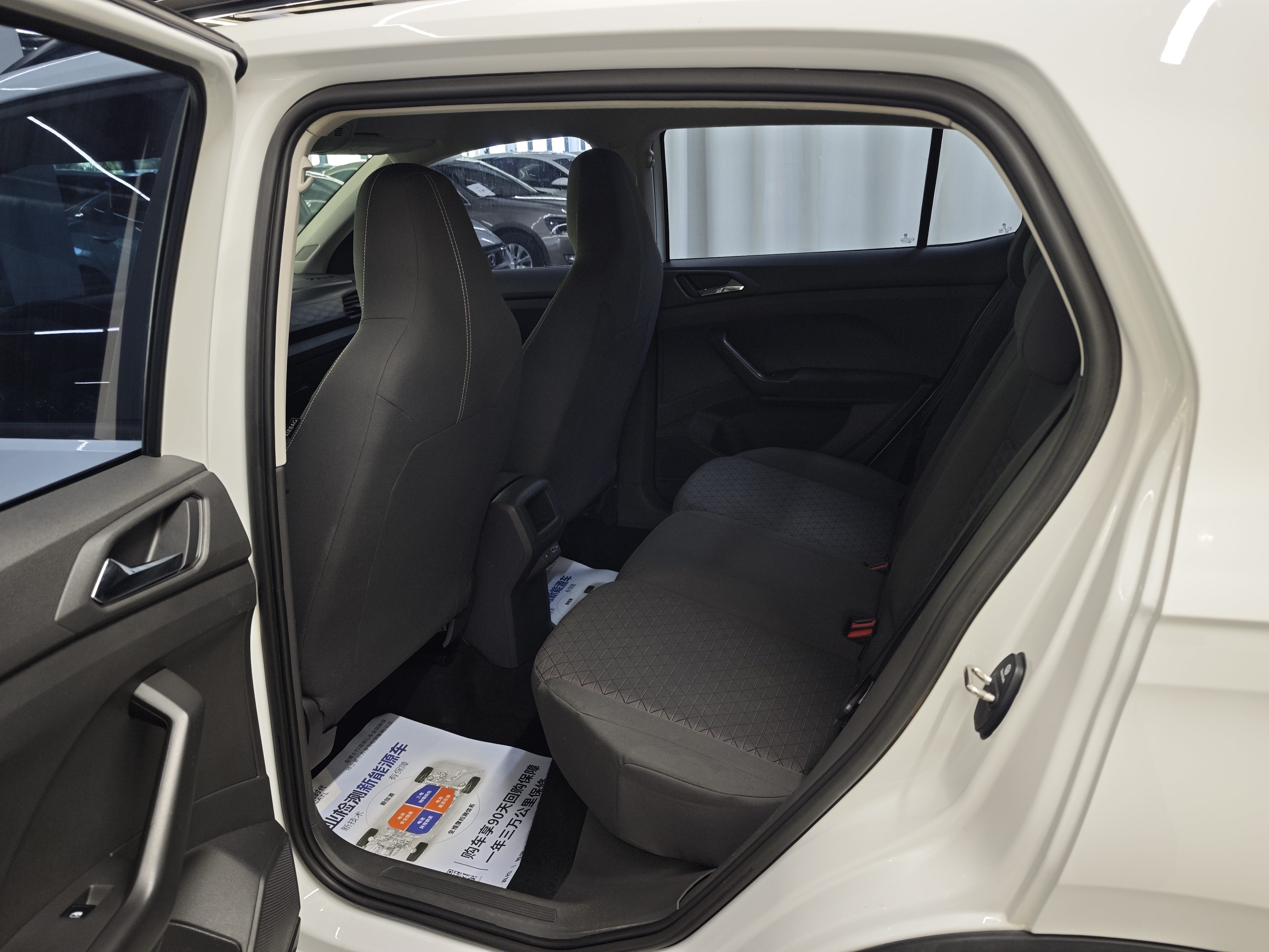 Volkswagen T-Cross 2023 car image #7