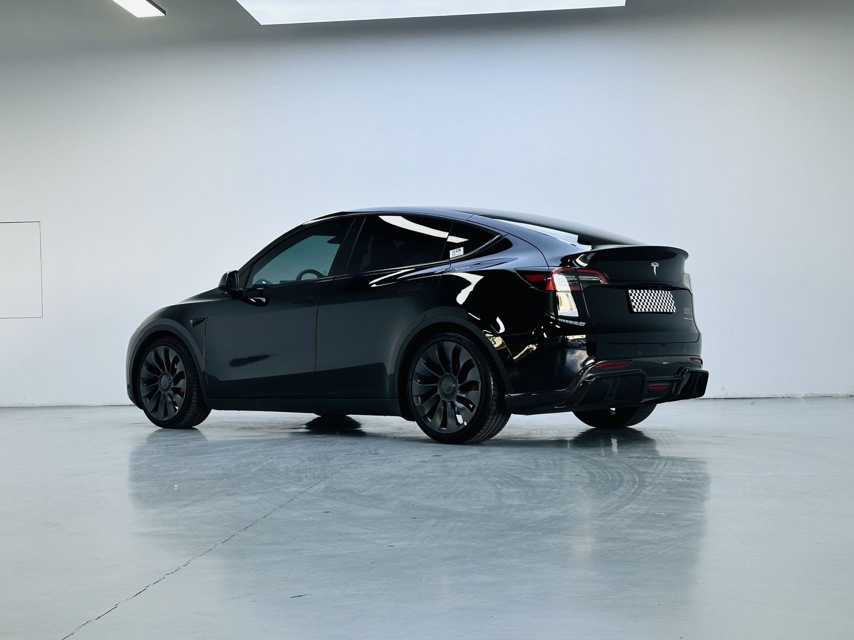 Tesla Model Y 2023 #9 Tesla Model Y 2023 car image #9