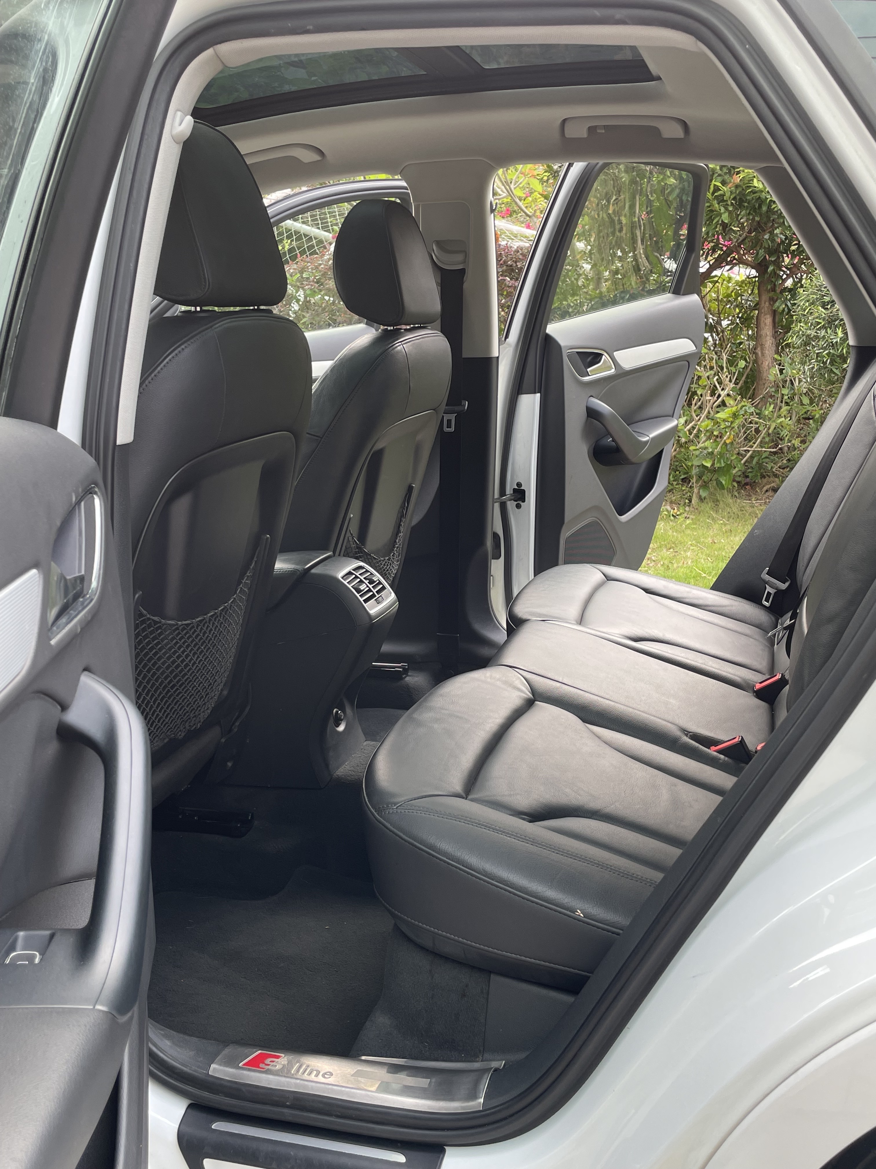 Audi Q3 2013 car image #11