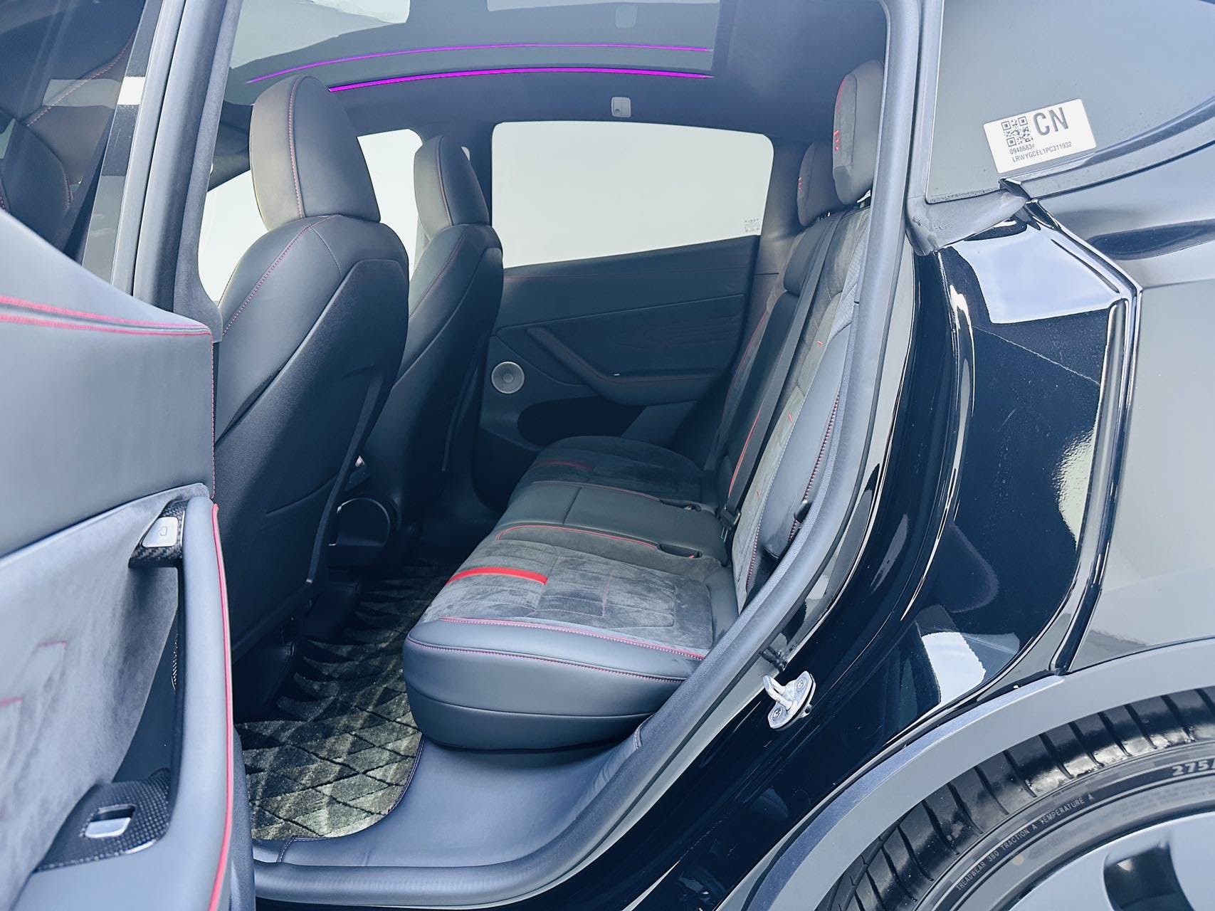 Tesla Model Y 2023 #8 Tesla Model Y 2023 car image #8